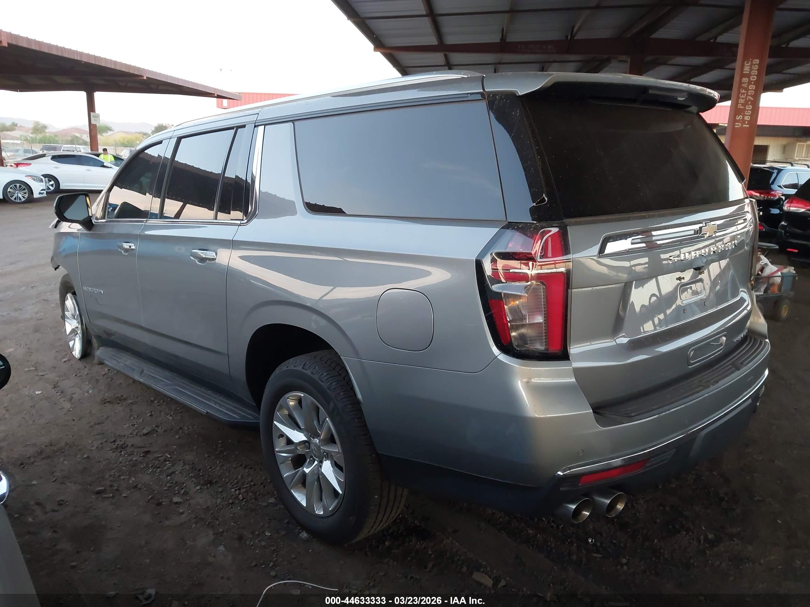 CHEVROLET SUBURBAN image 3