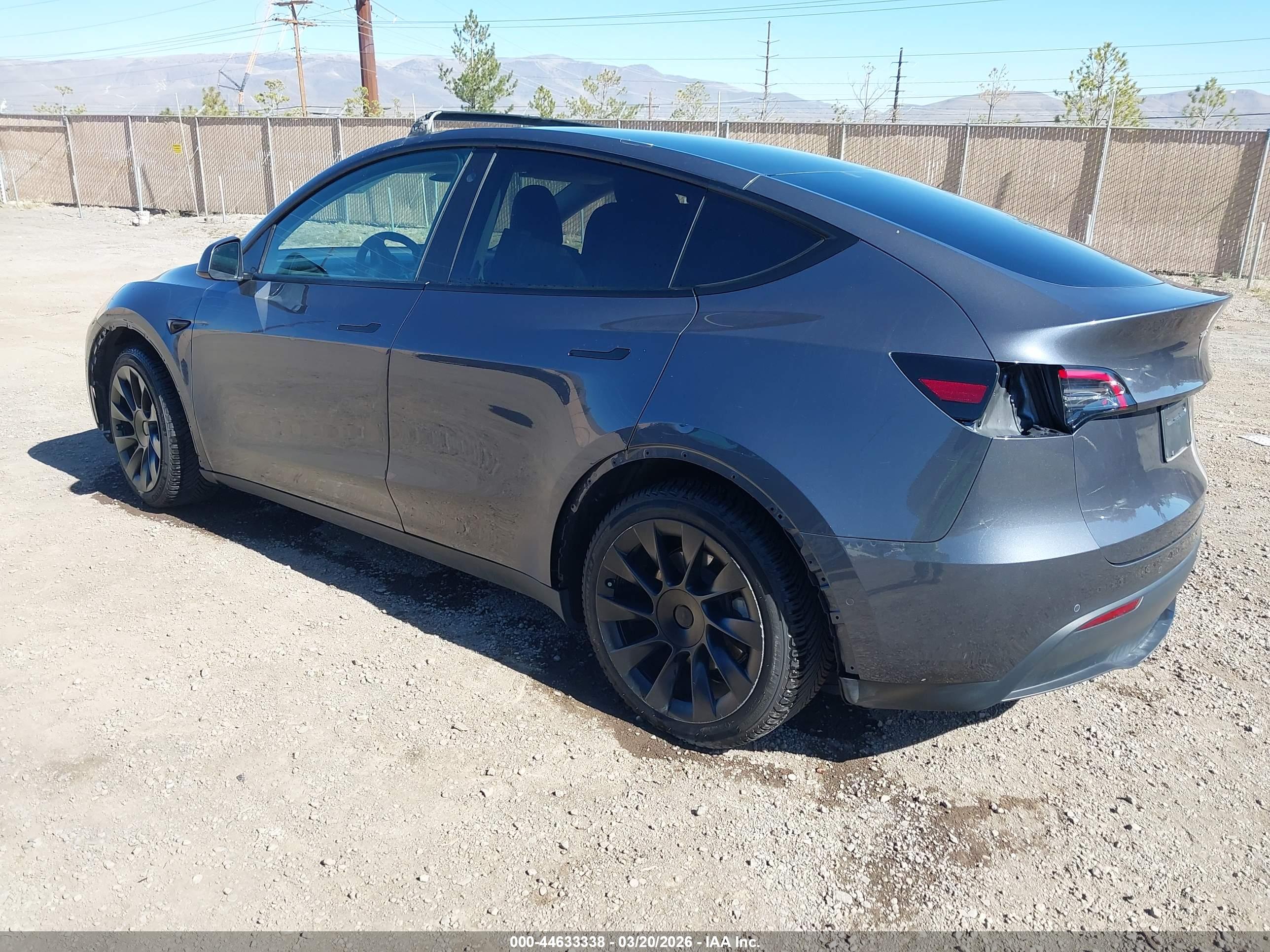 TESLA MODEL image 3