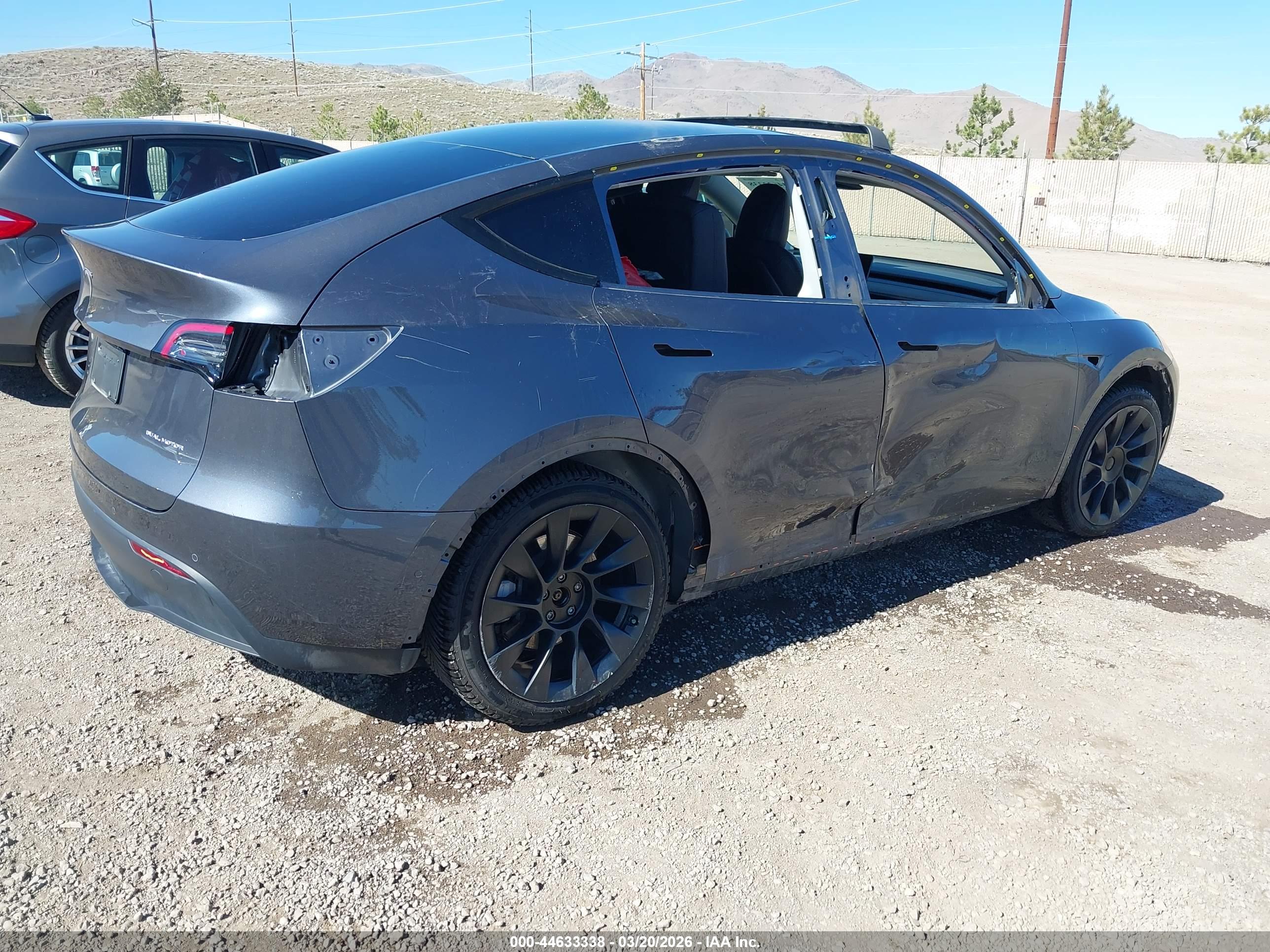 TESLA MODEL image 4