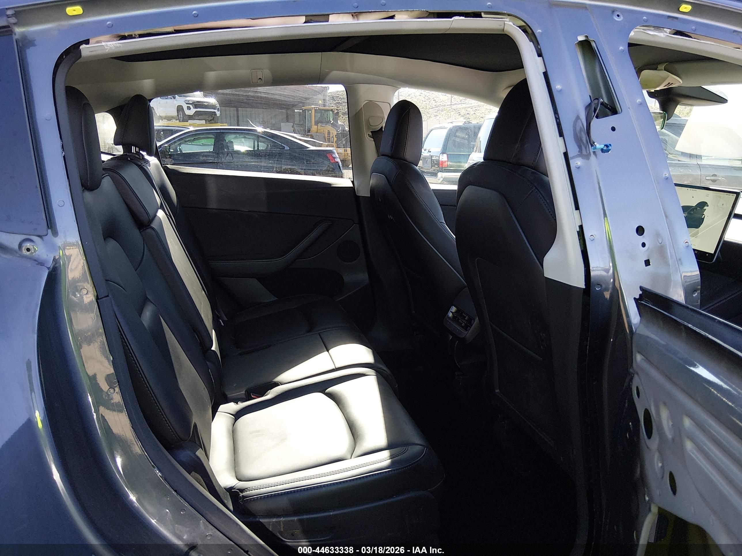 TESLA MODEL image 8