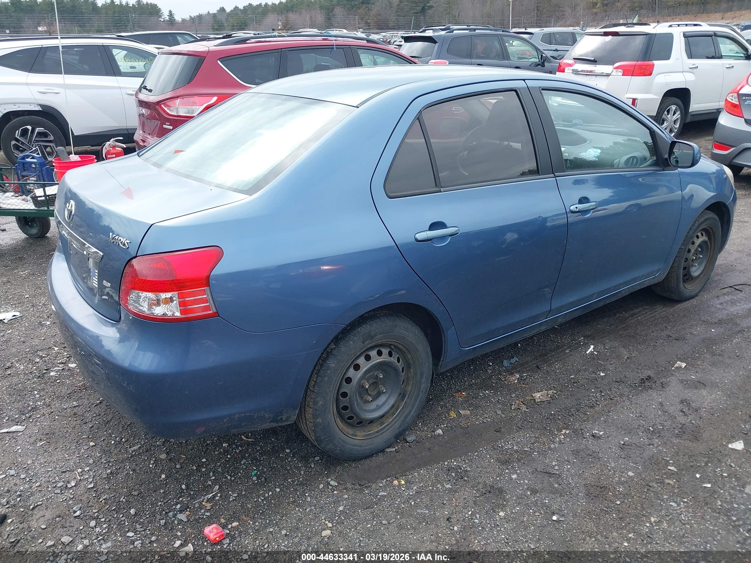 TOYOTA YARIS image 4