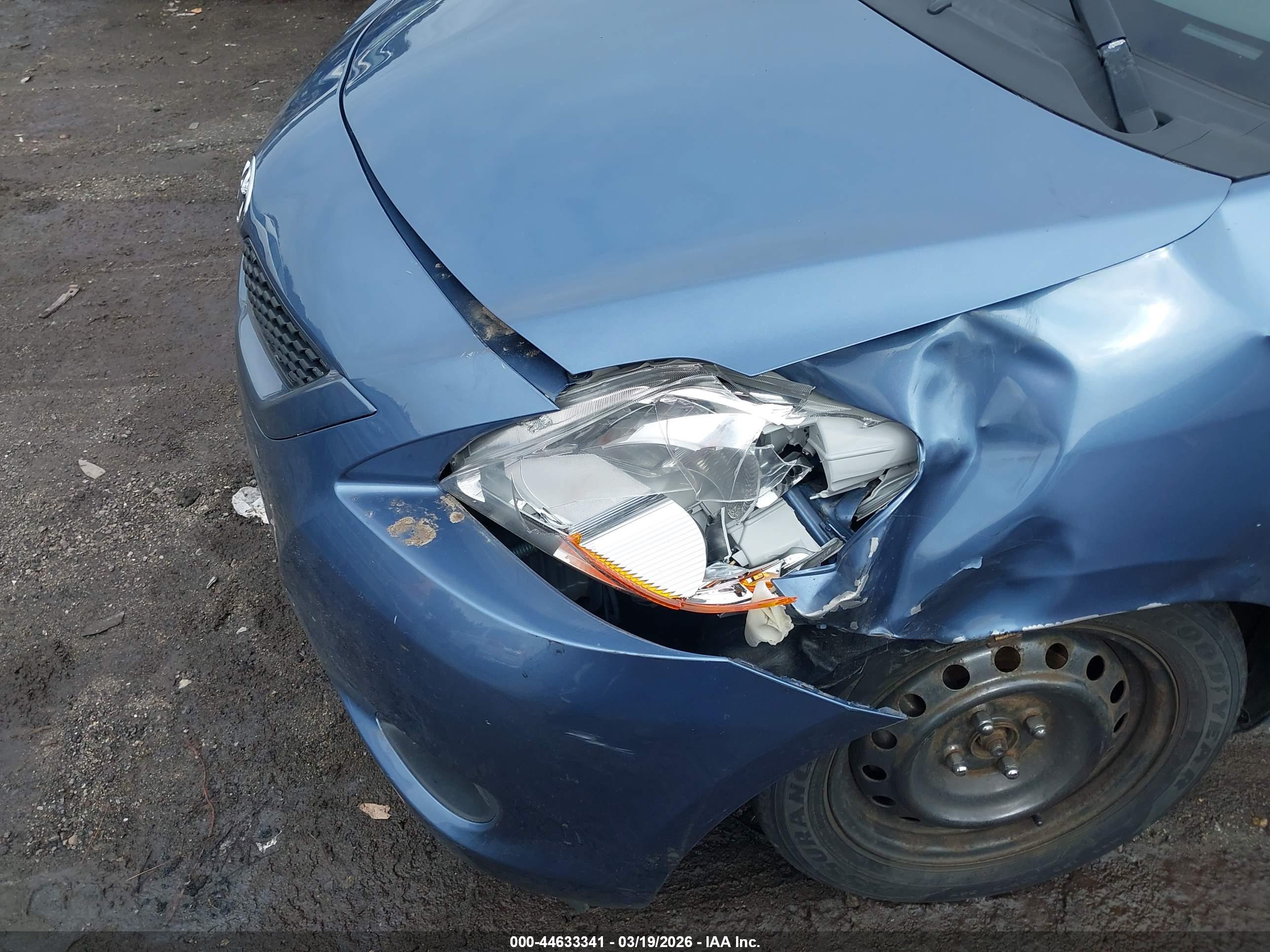 TOYOTA YARIS image 6