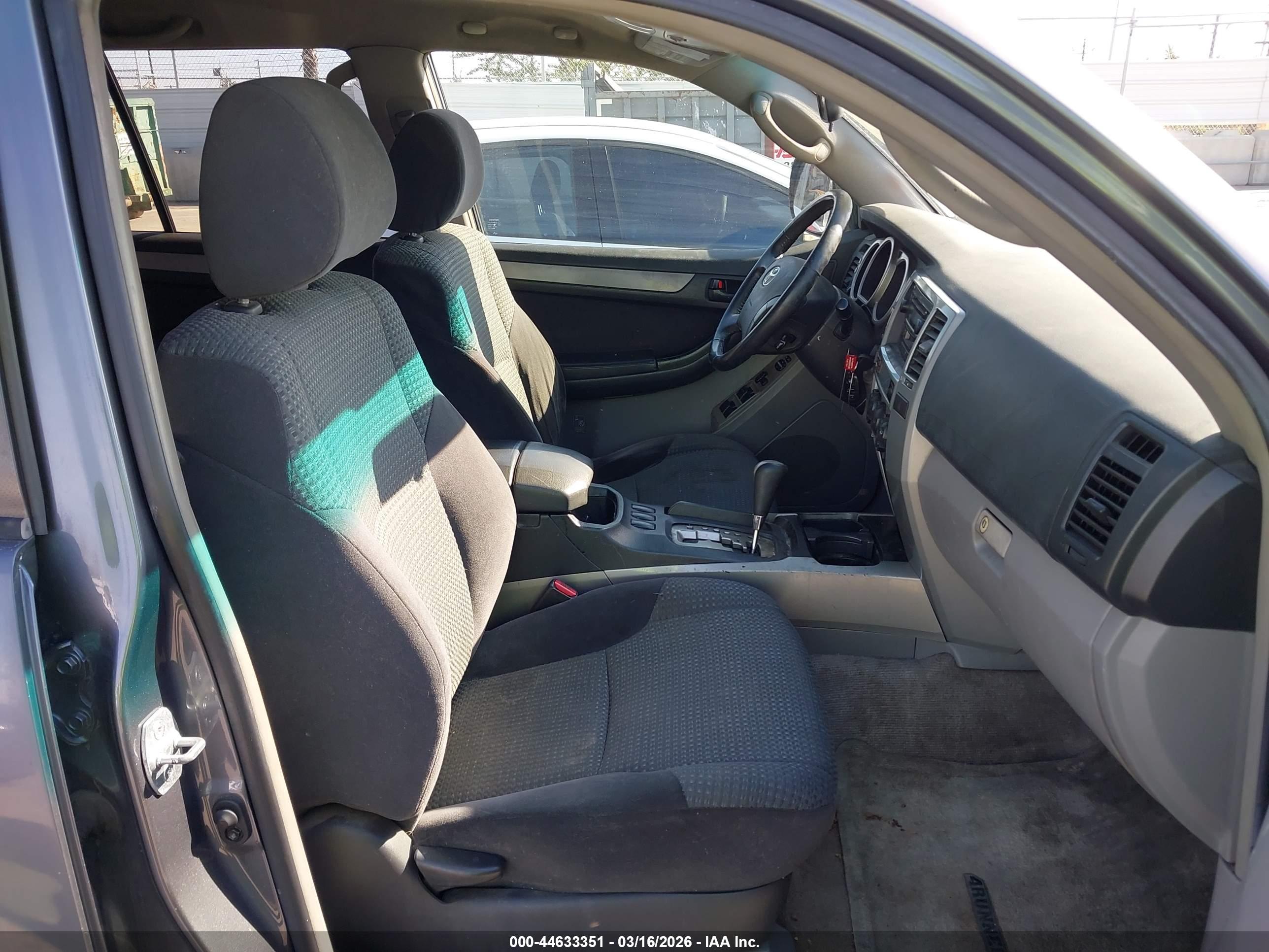 TOYOTA 4RUNNER image 5