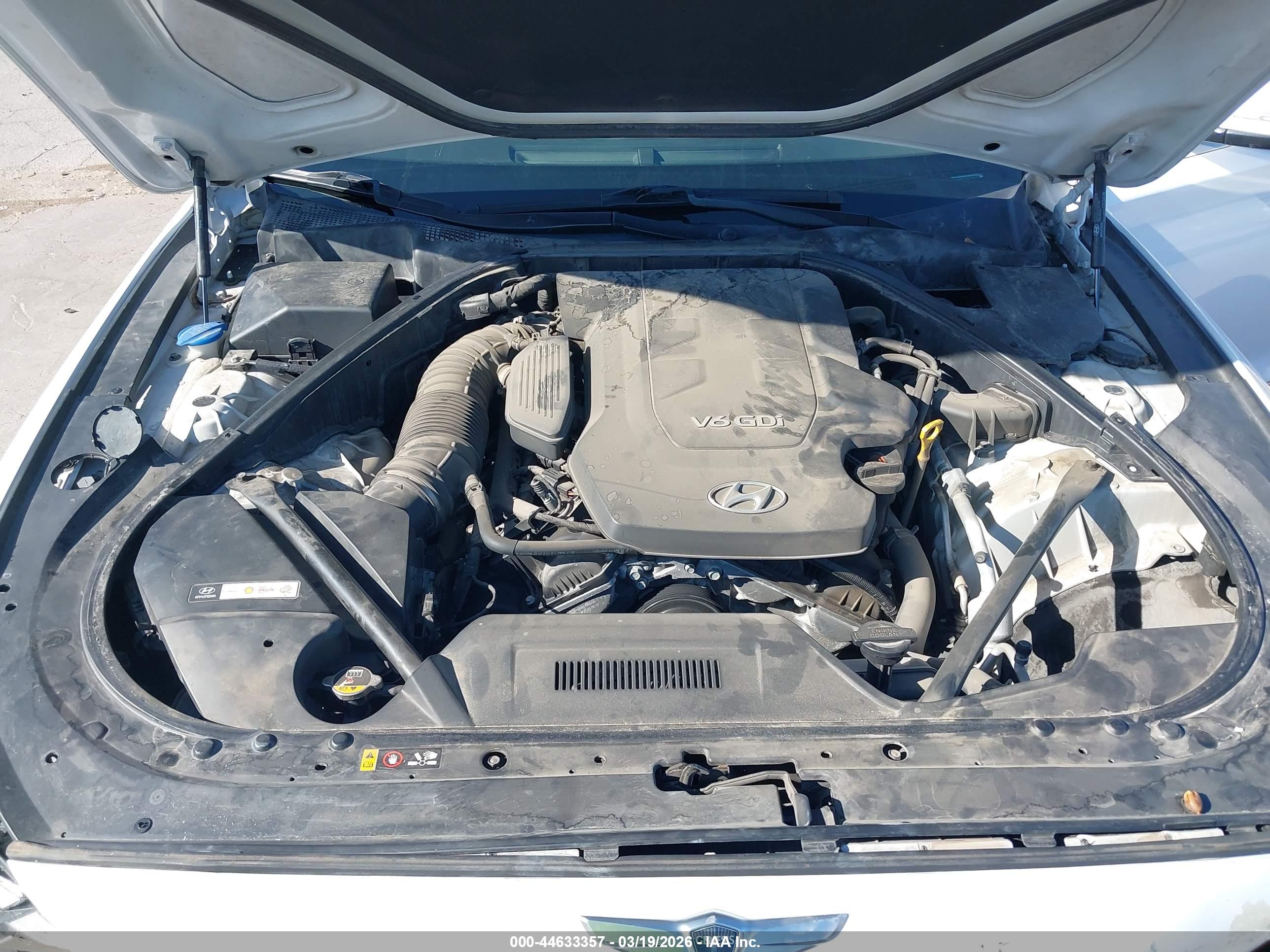 HYUNDAI GENESIS image 10