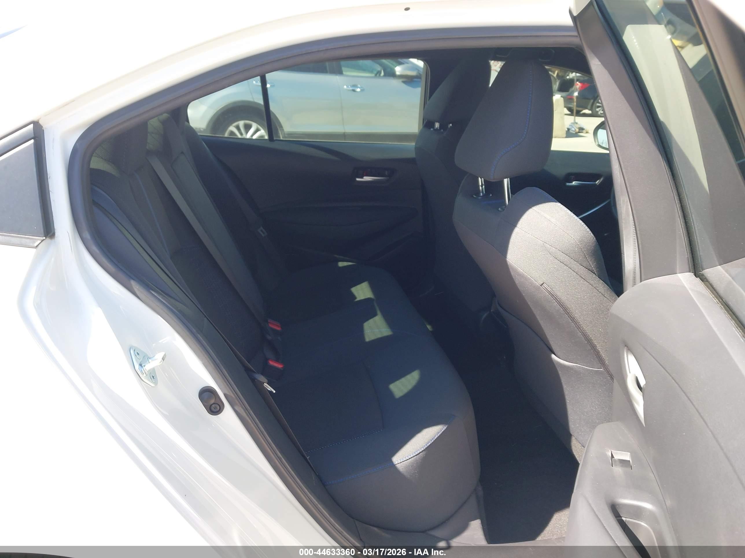 TOYOTA COROLLA image 8