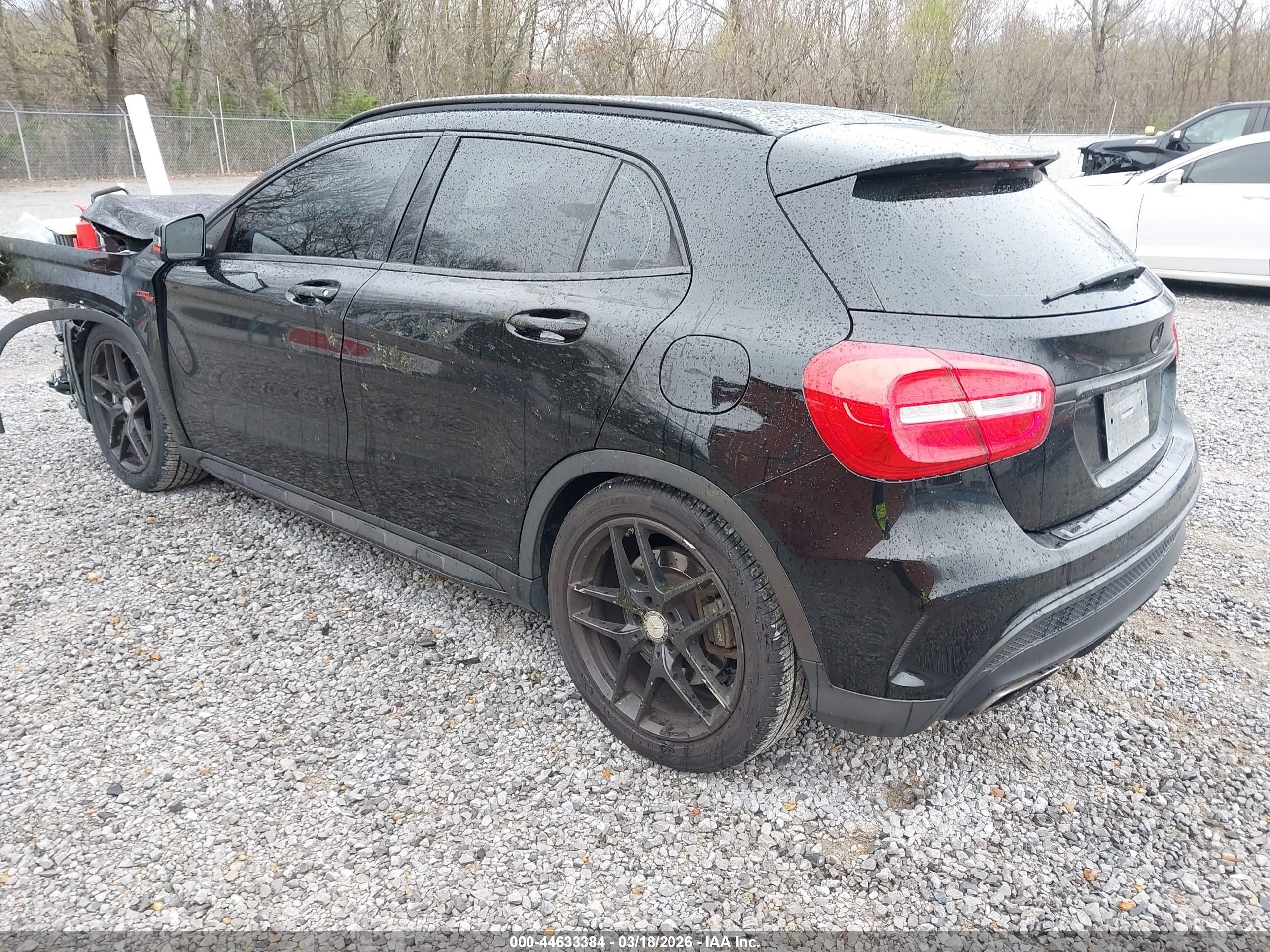 MERCEDES-BENZ GLA image 3