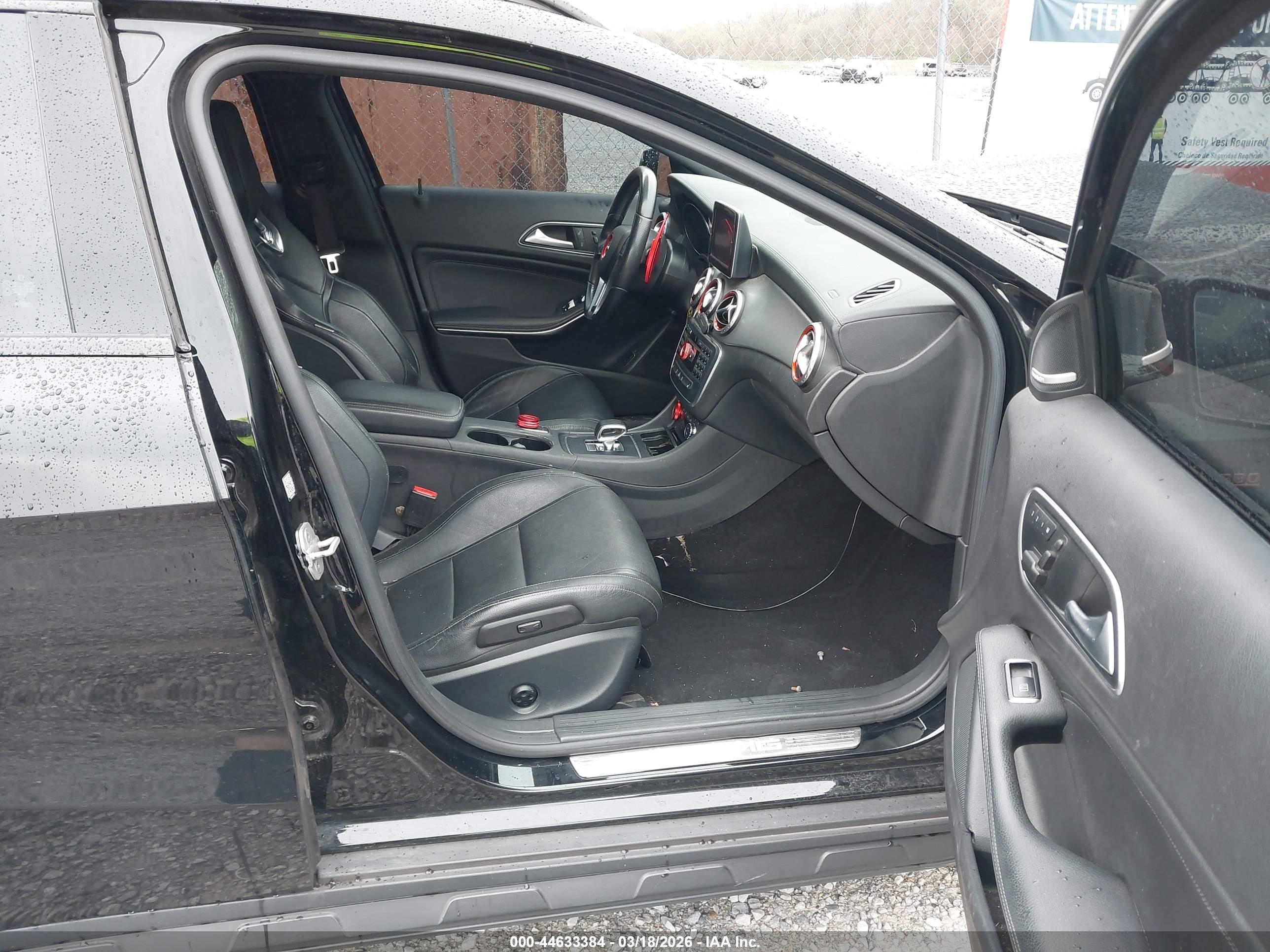 MERCEDES-BENZ GLA image 5