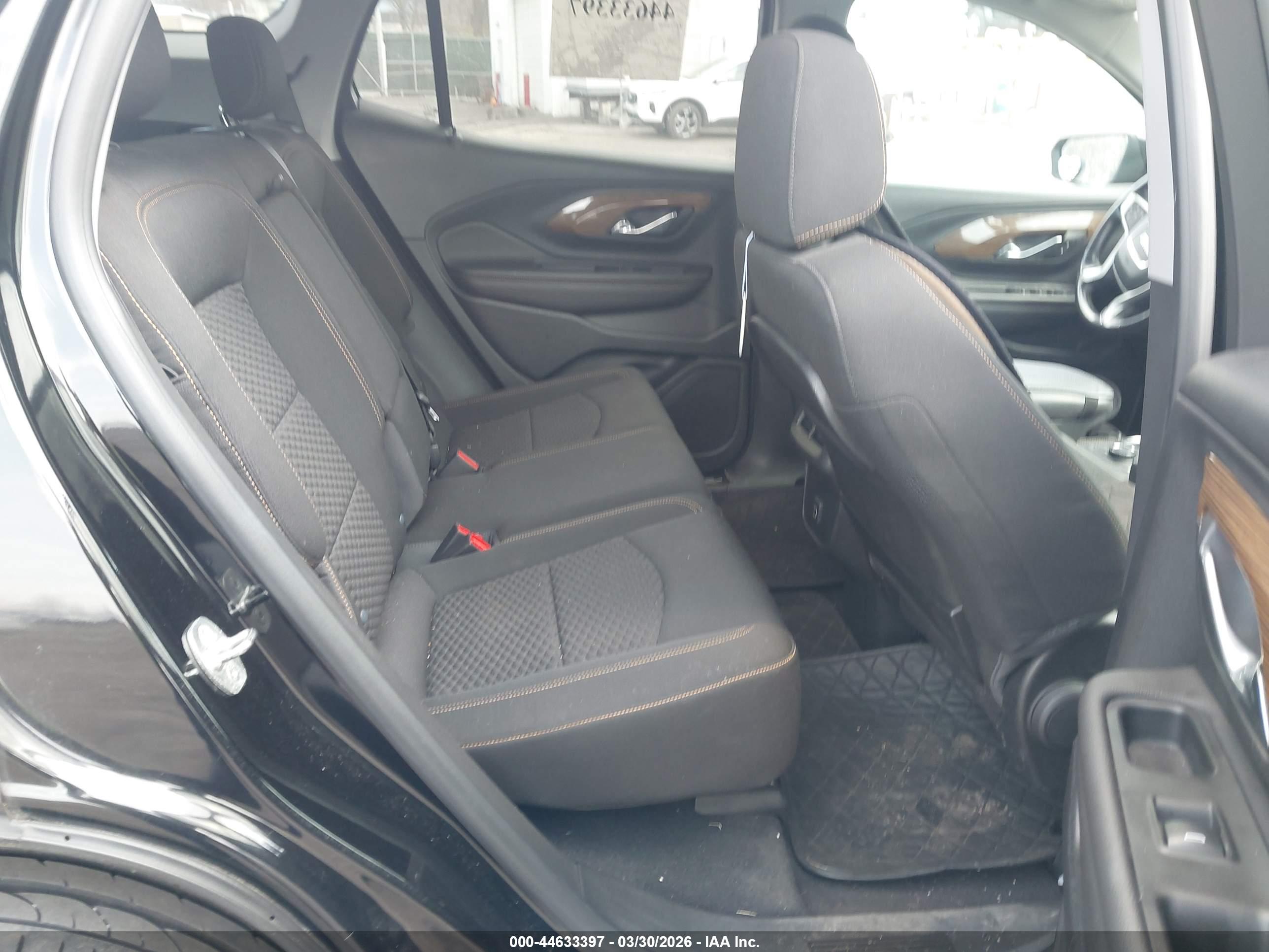 GMC TERRAIN image 8