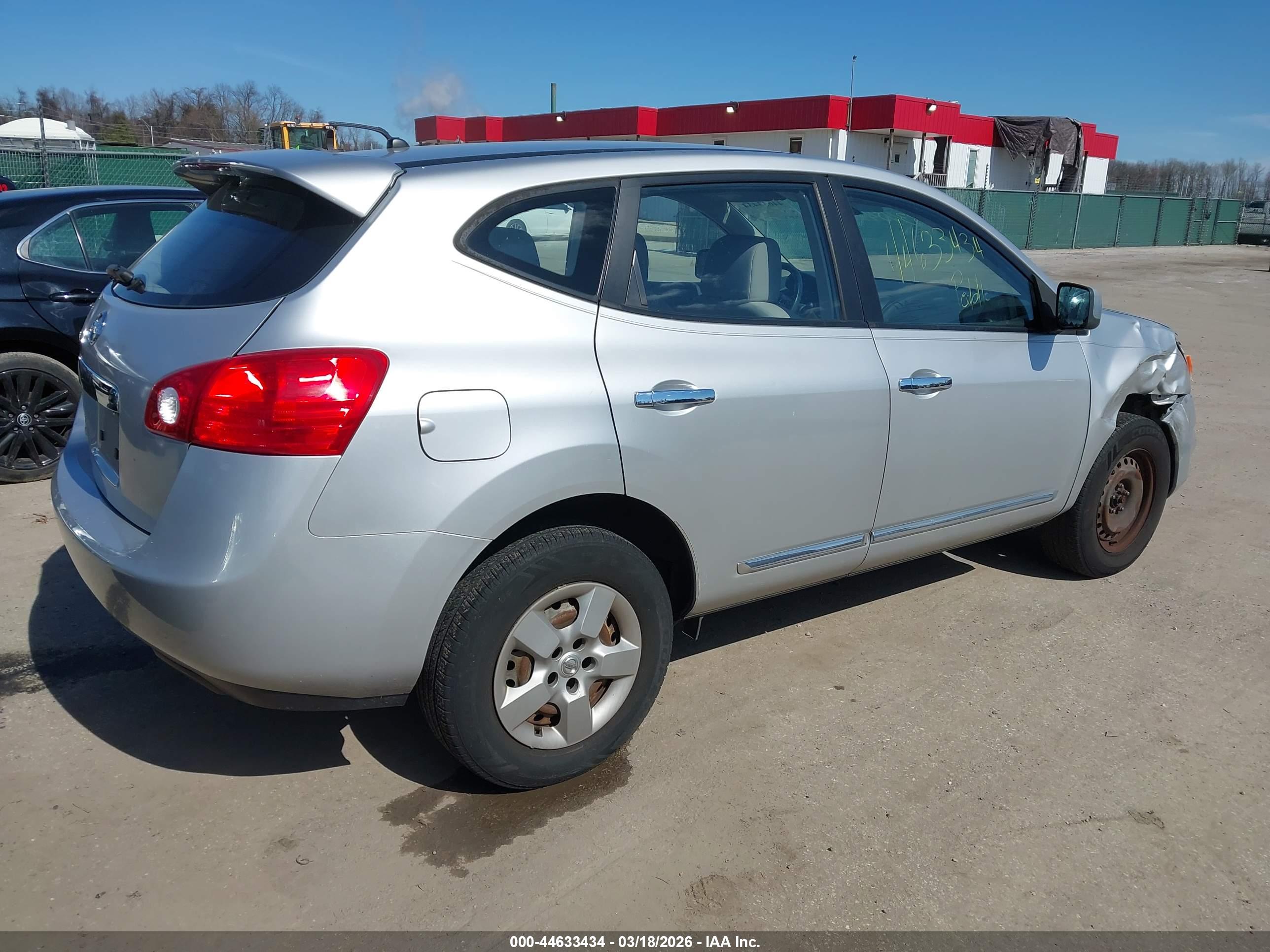 NISSAN ROGUE image 4
