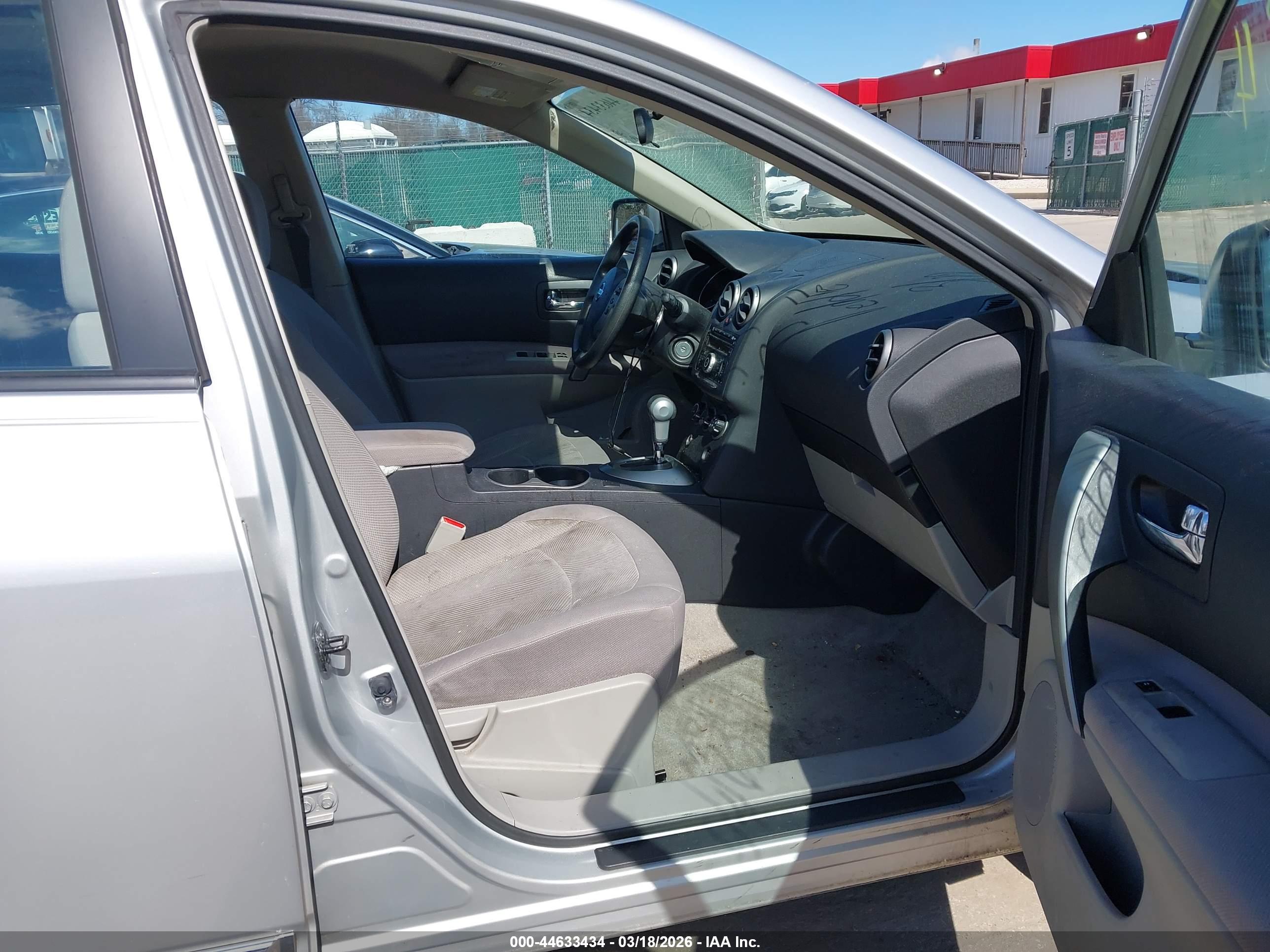 NISSAN ROGUE image 5