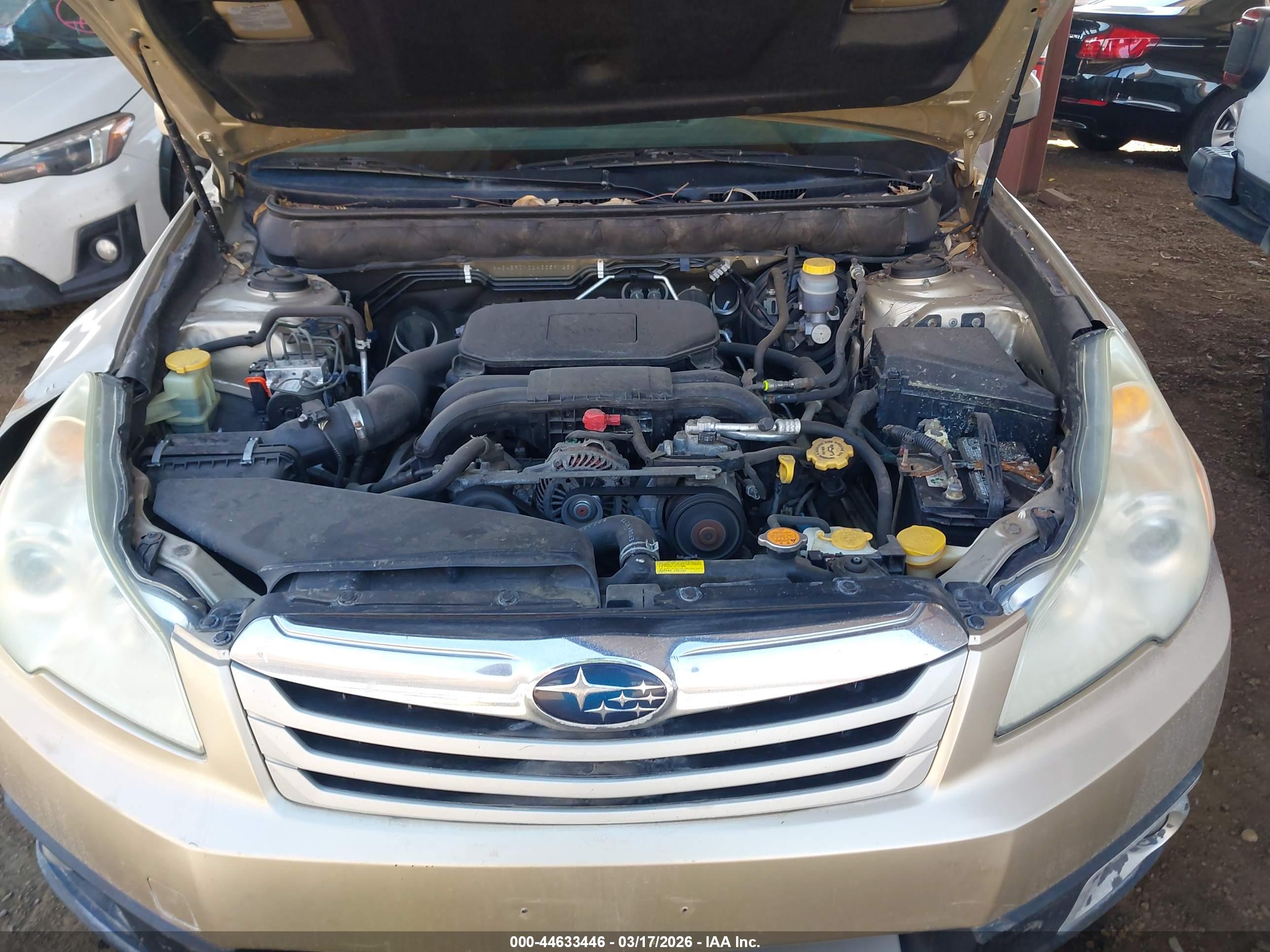 SUBARU OUTBACK image 10