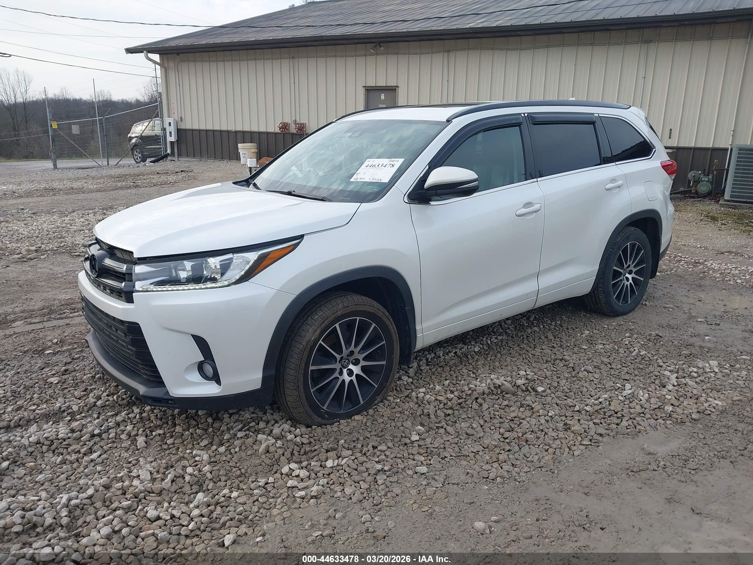 TOYOTA HIGHLANDER image 2