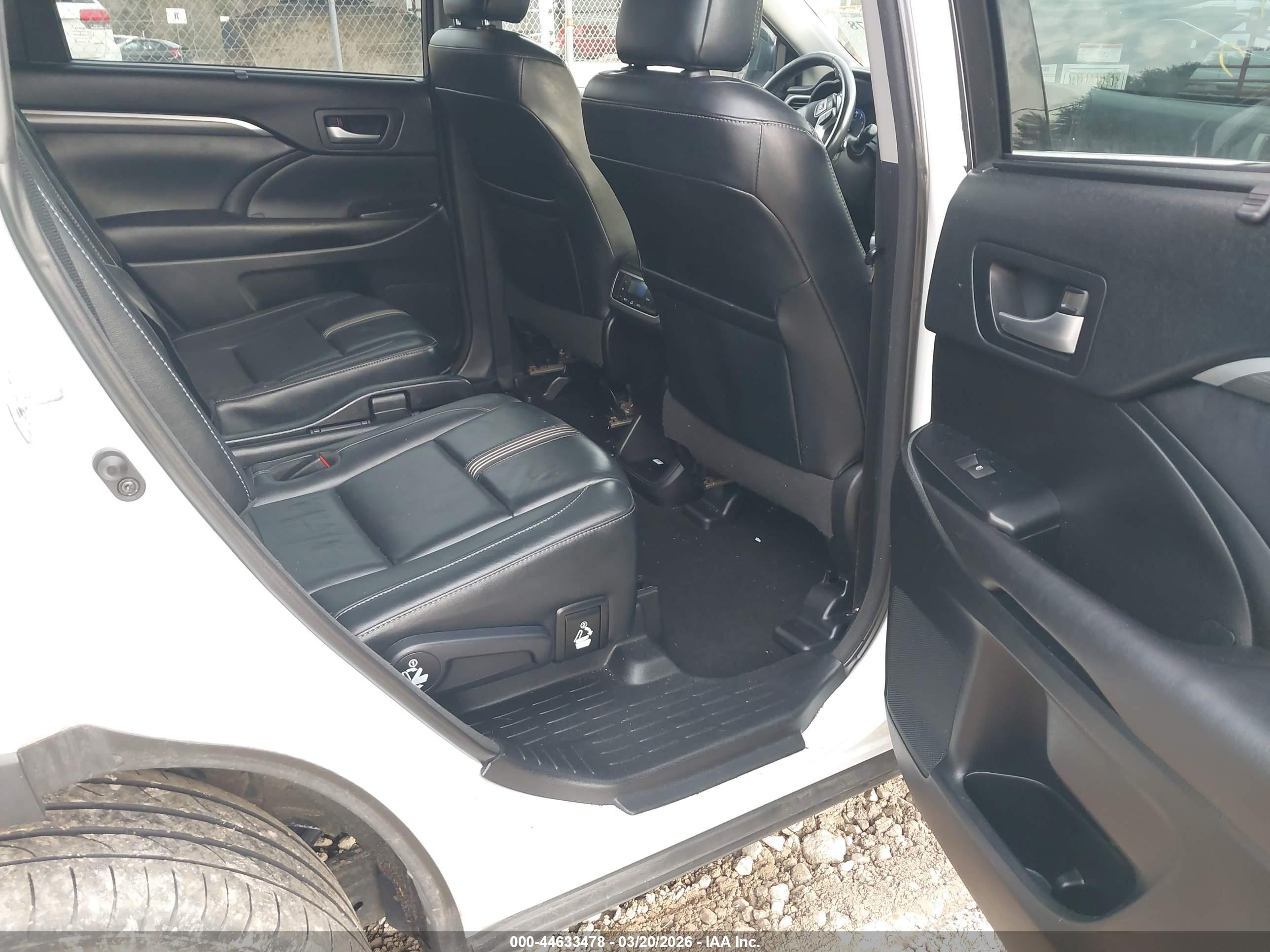 TOYOTA HIGHLANDER image 8