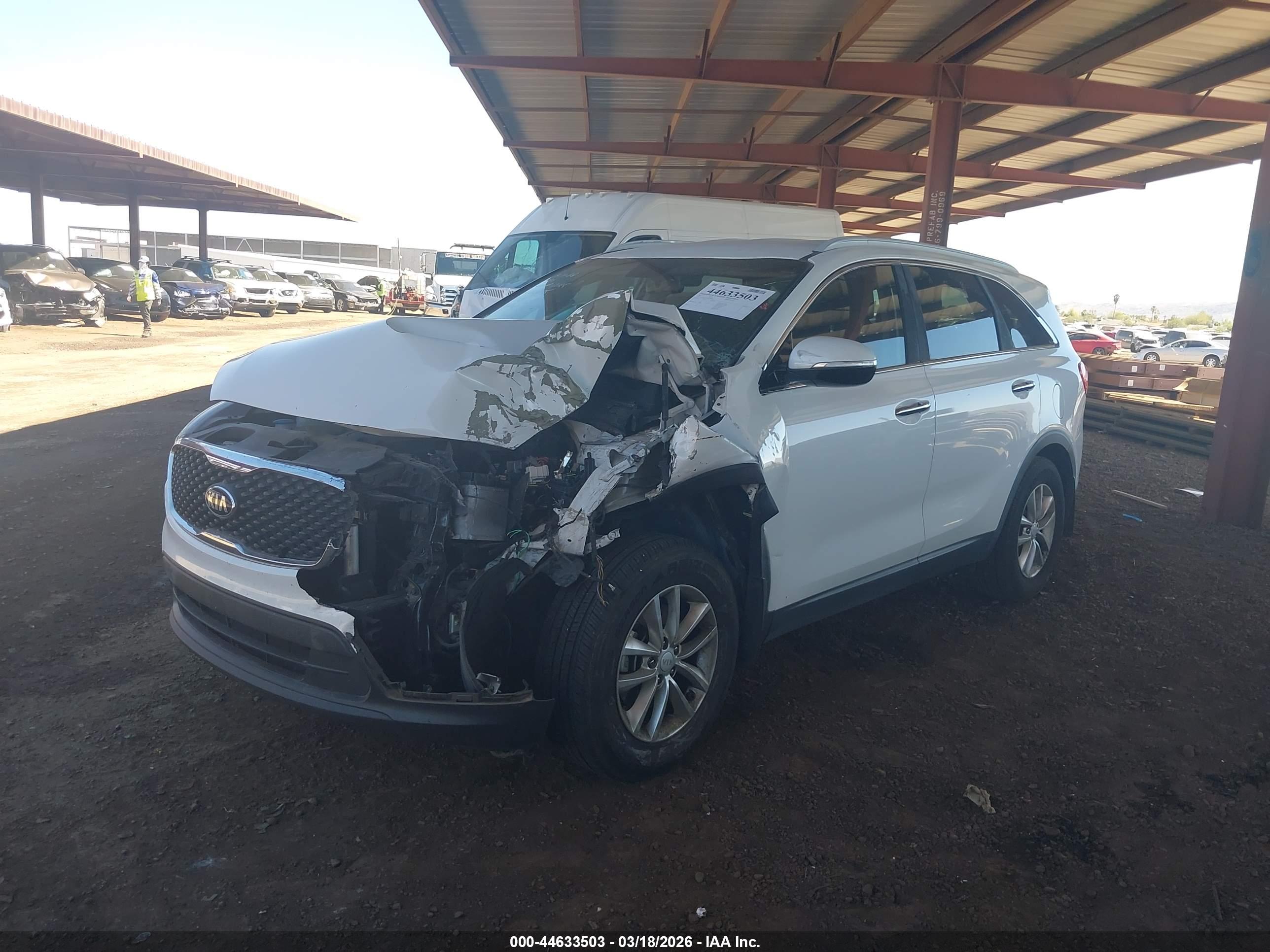 KIA SORENTO image 2