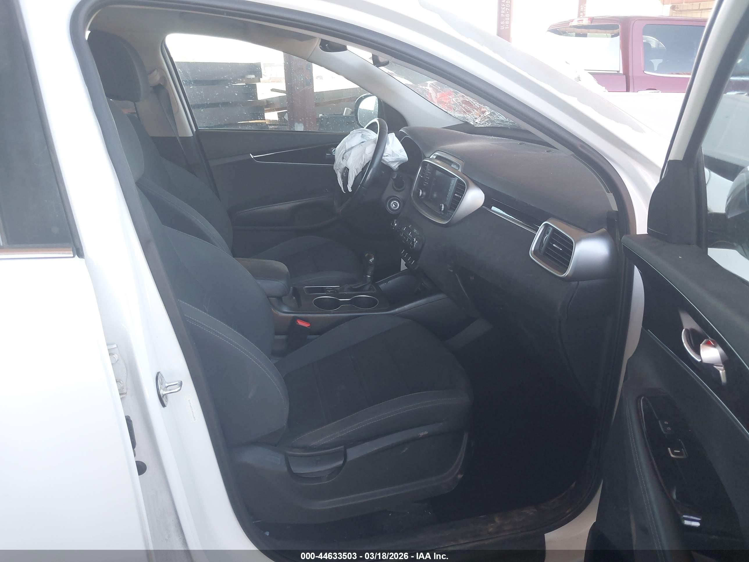 KIA SORENTO image 5