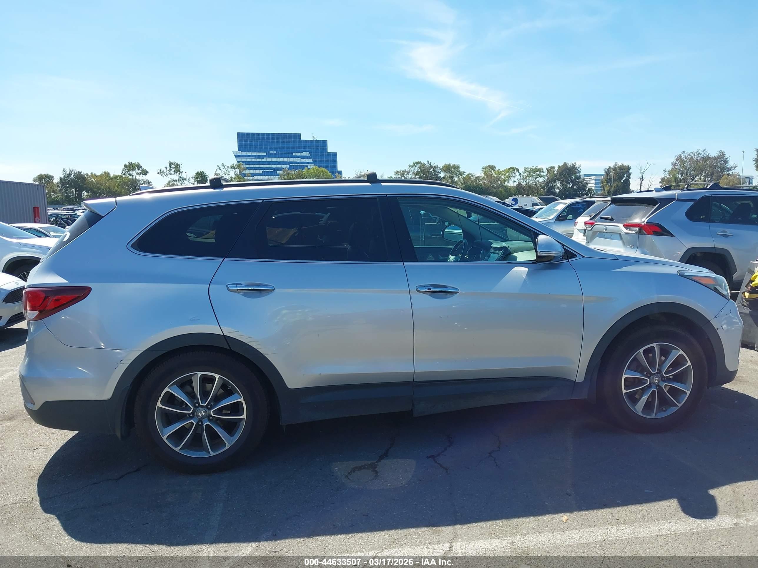 HYUNDAI SANTA image 6
