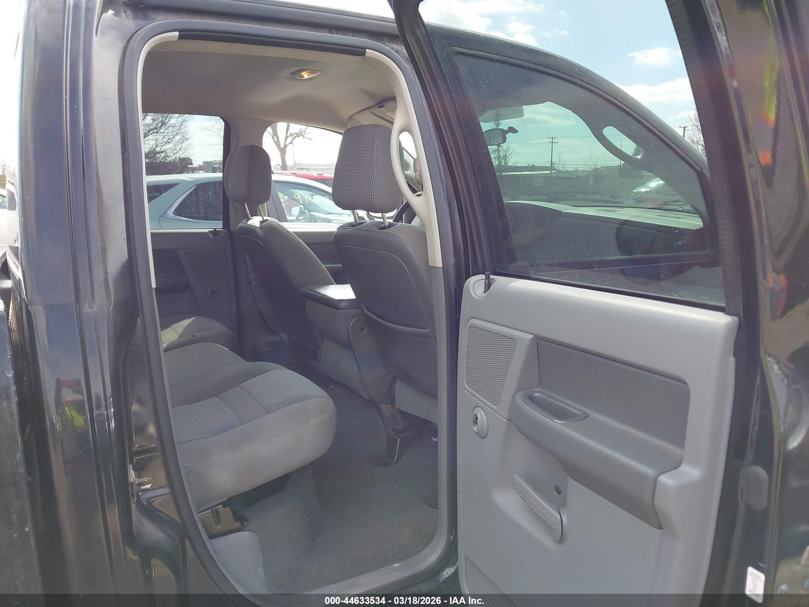 DODGE RAM image 8
