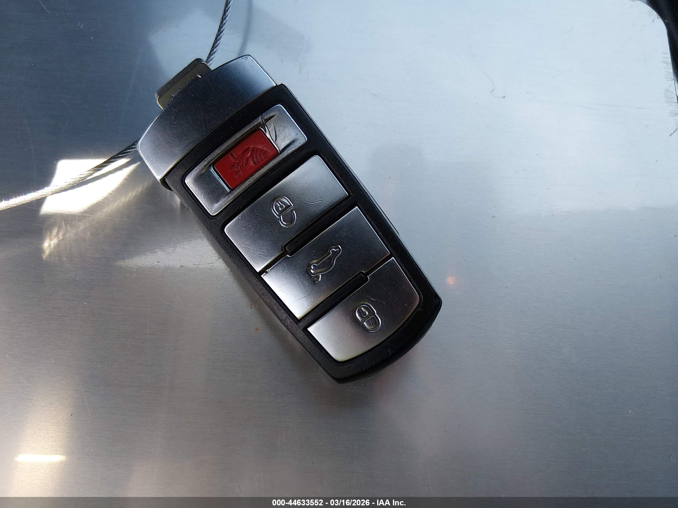 VOLKSWAGEN CC image 11