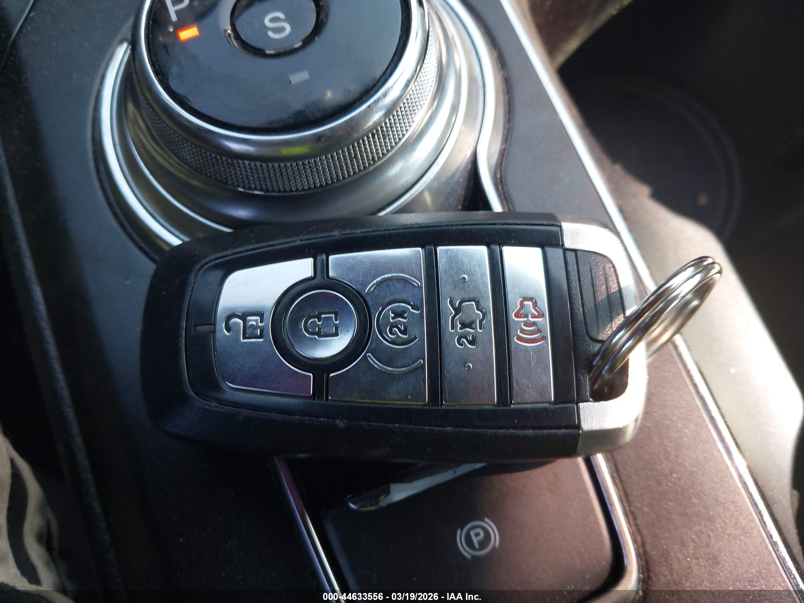 FORD FUSION image 11