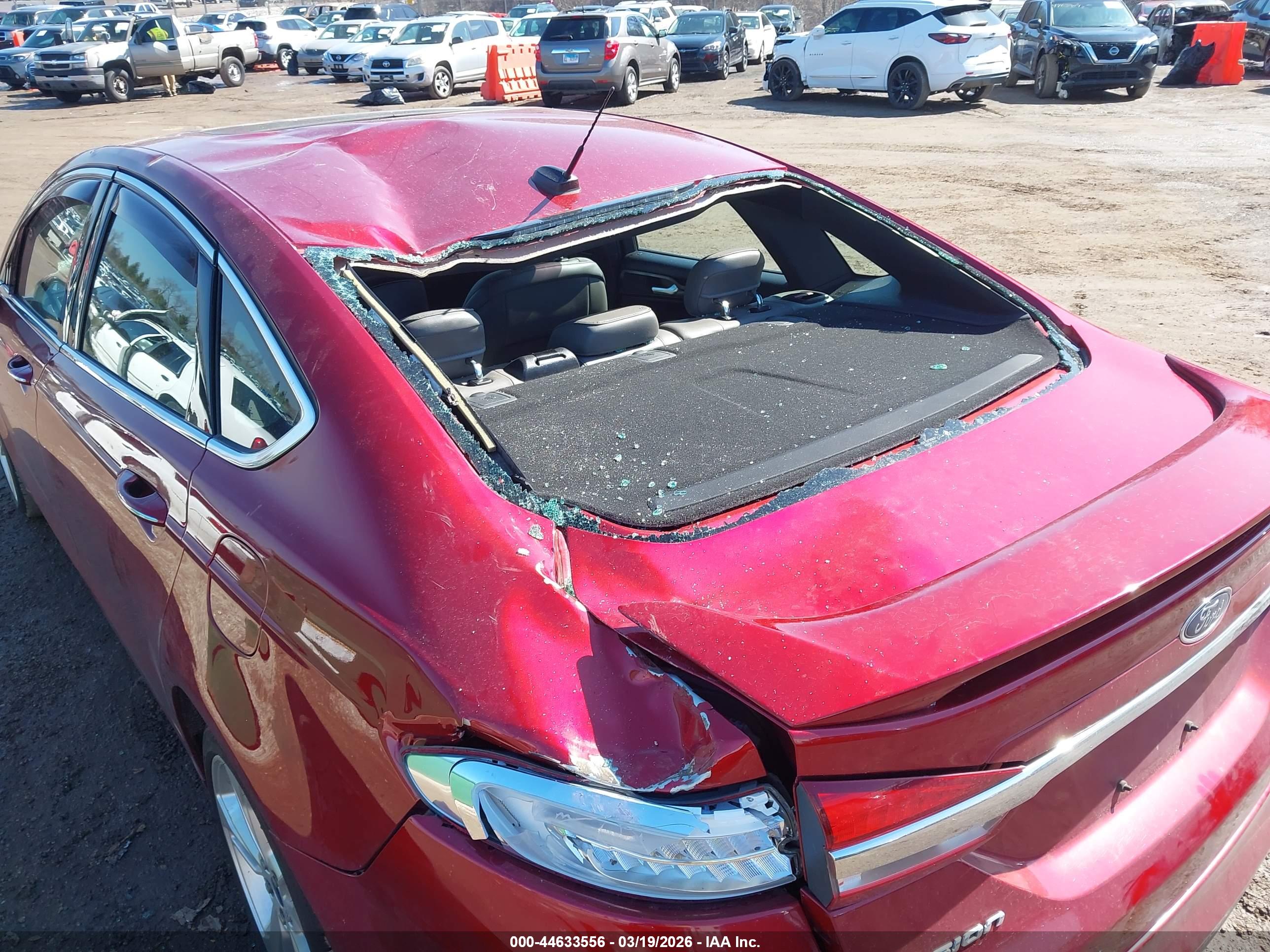 FORD FUSION image 6