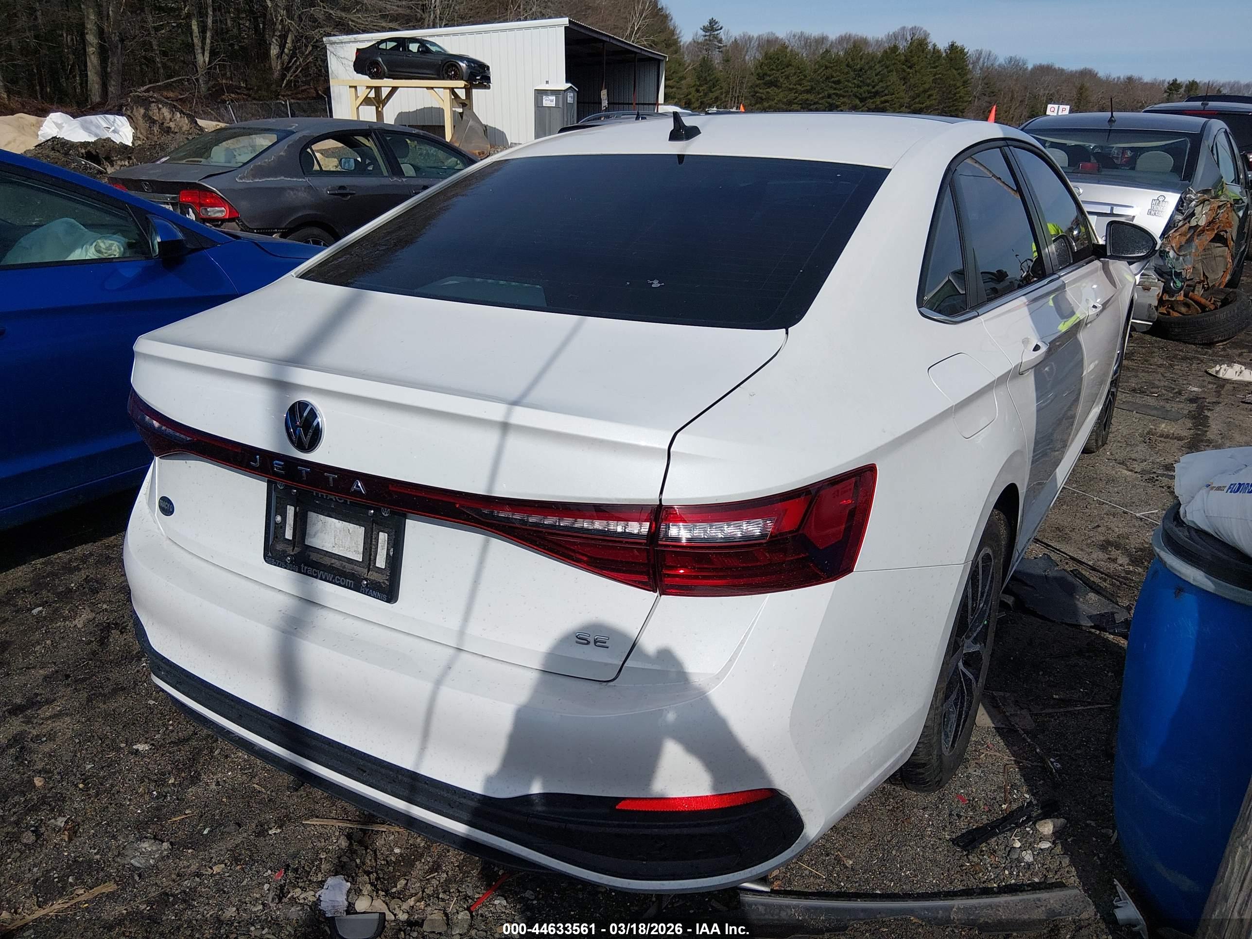 VOLKSWAGEN JETTA image 4