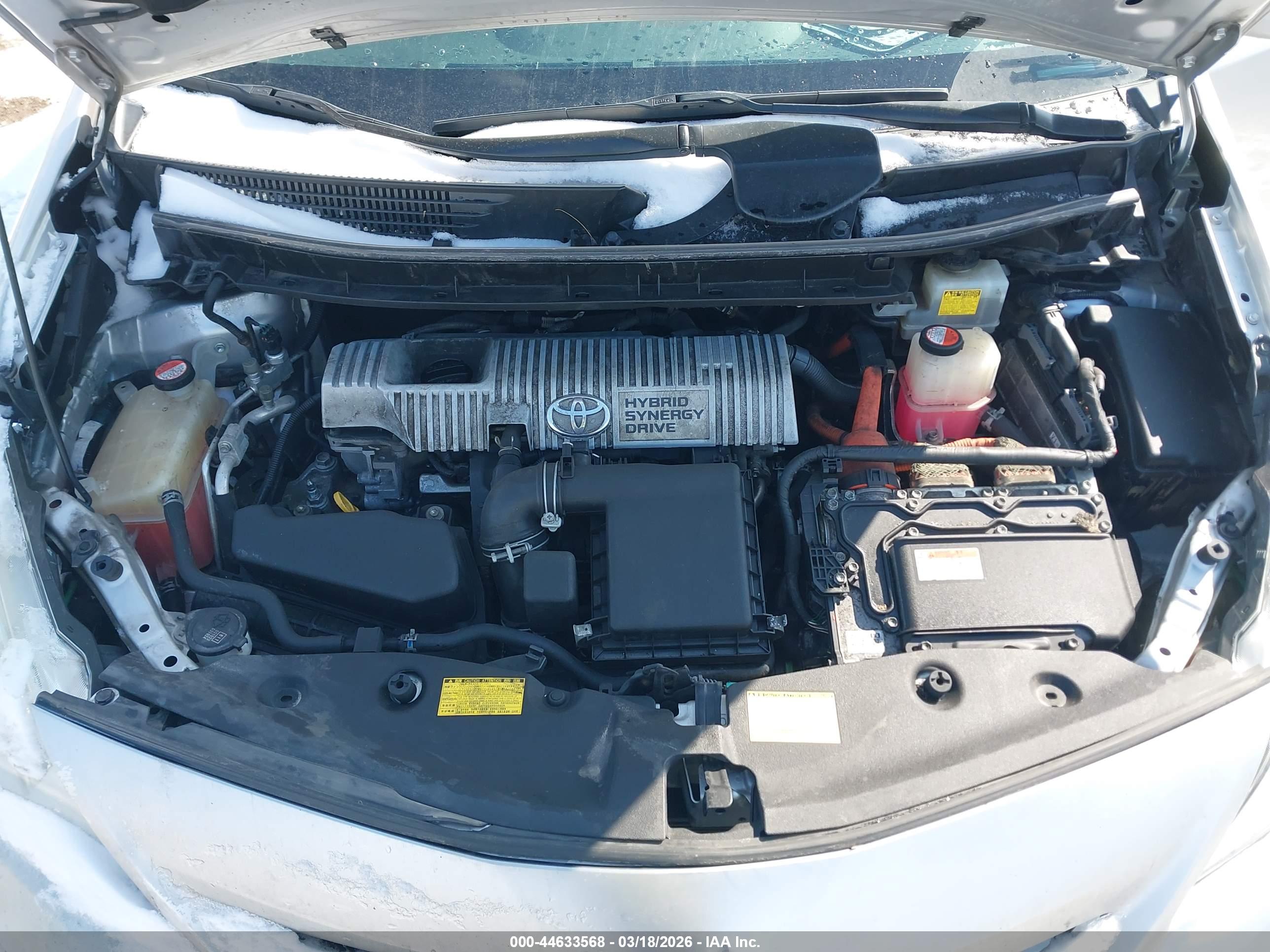TOYOTA PRIUS image 10
