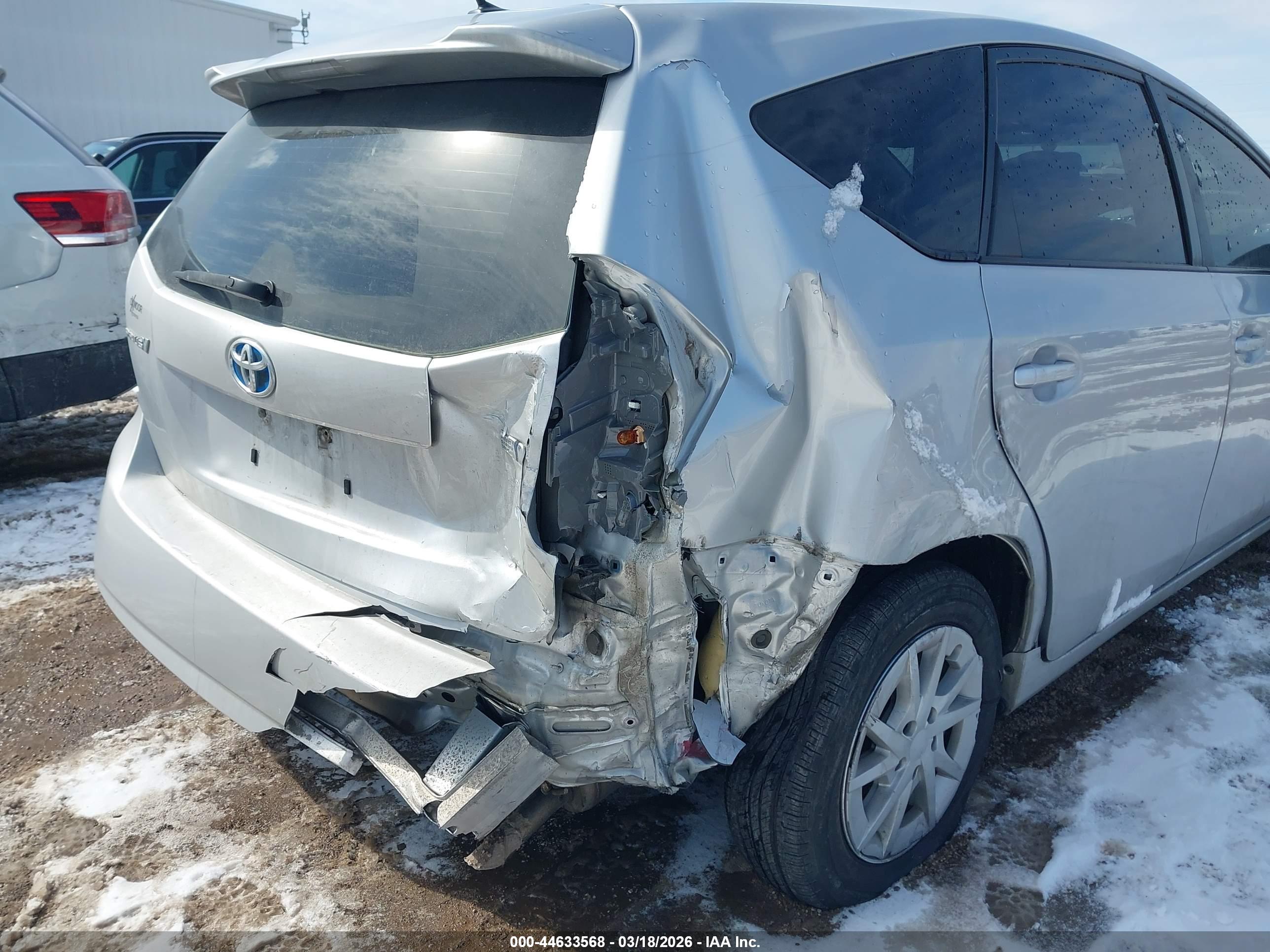 TOYOTA PRIUS image 6