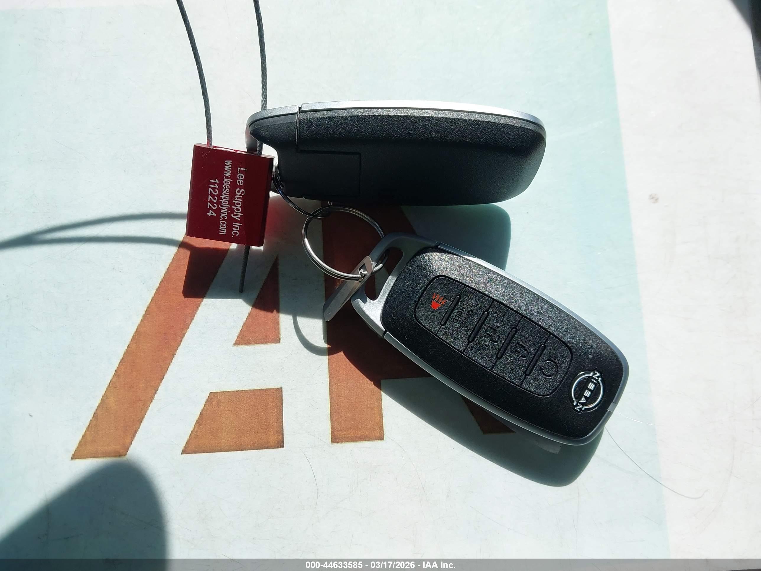 NISSAN ROGUE image 11