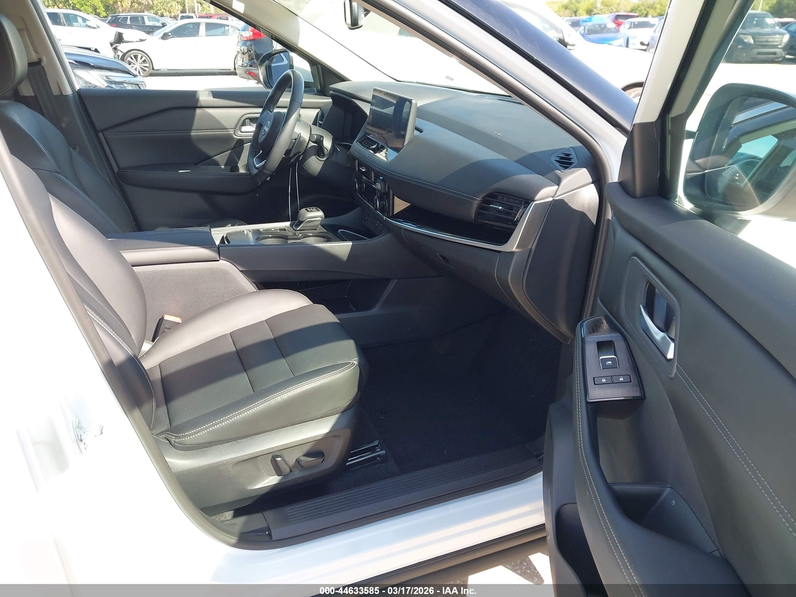 NISSAN ROGUE image 5