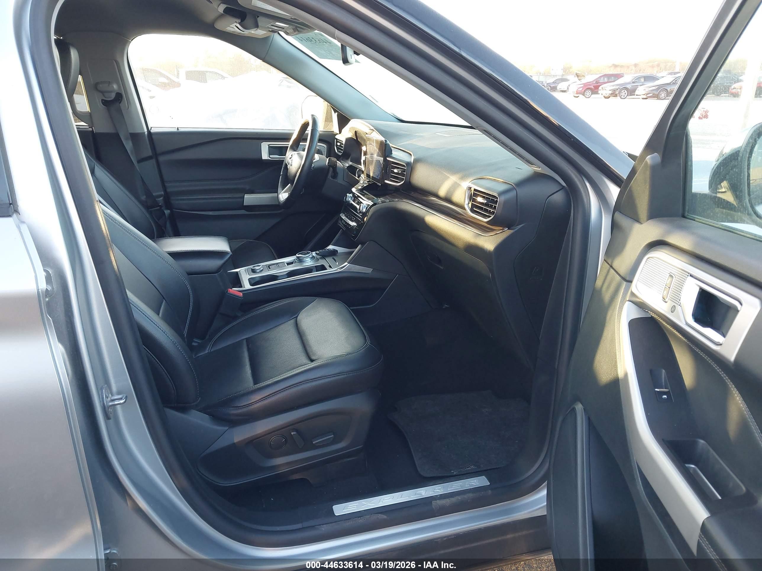 FORD EXPLORER image 5