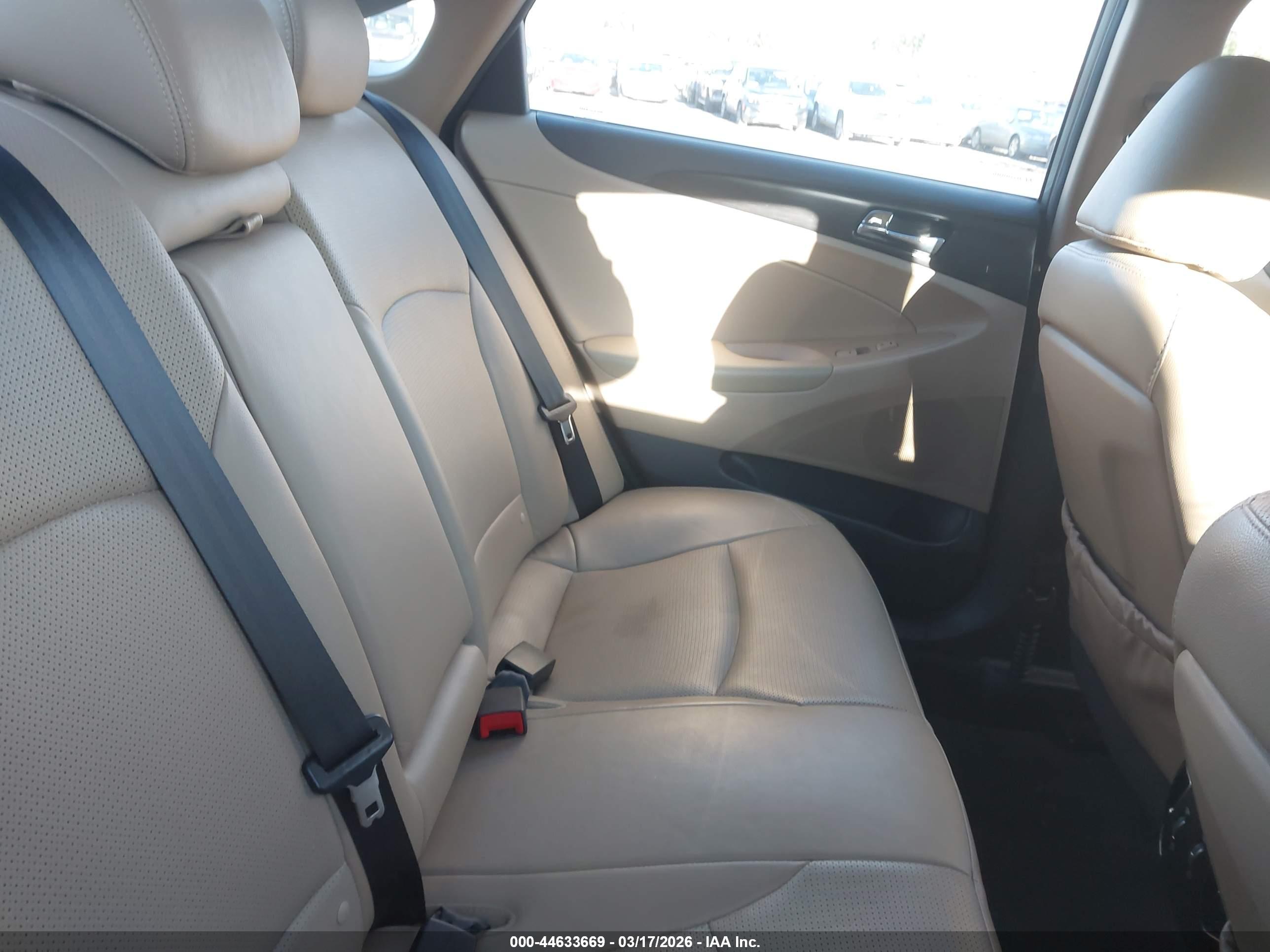 HYUNDAI SONATA image 8