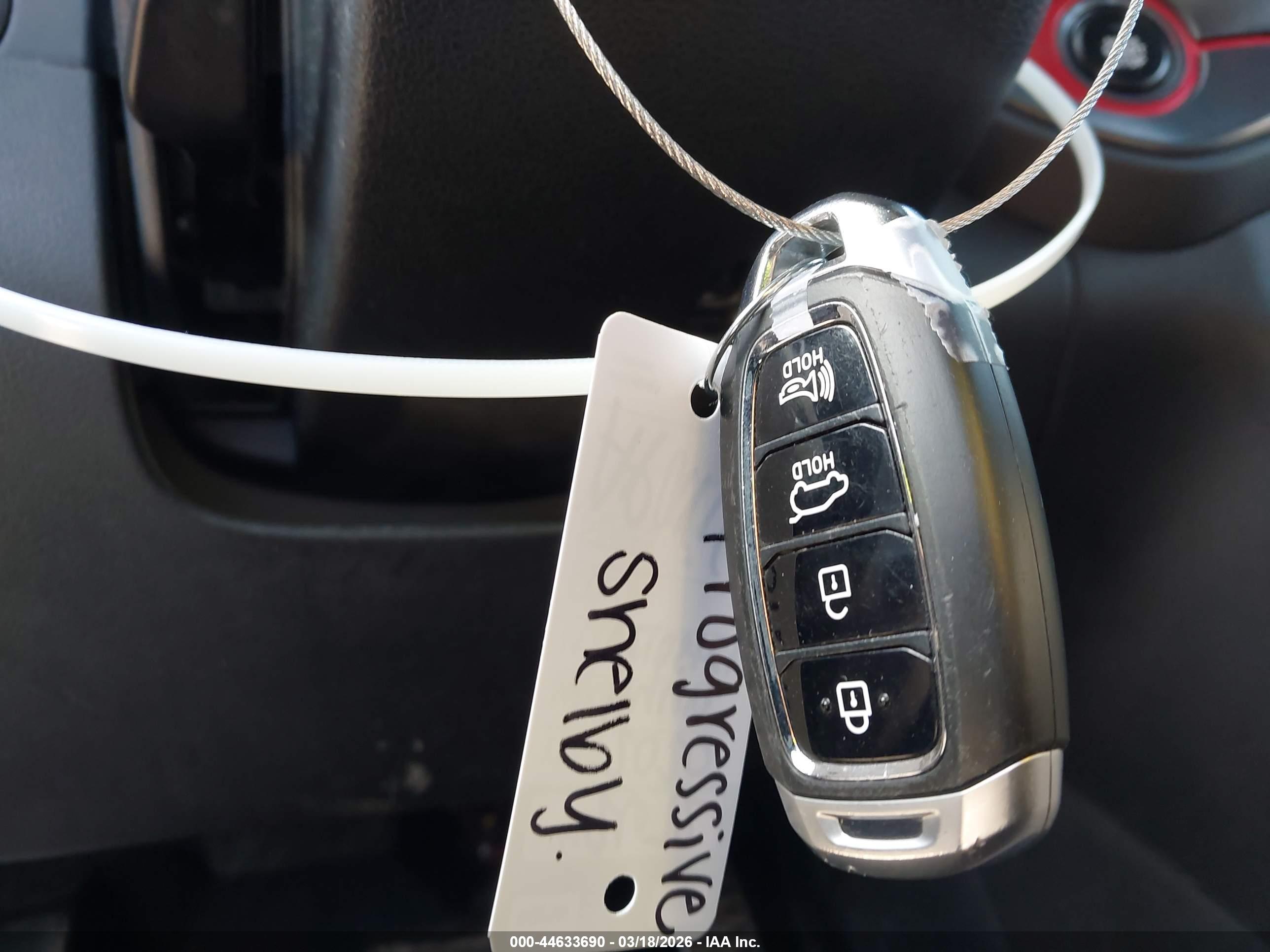 HYUNDAI VELOSTER image 11