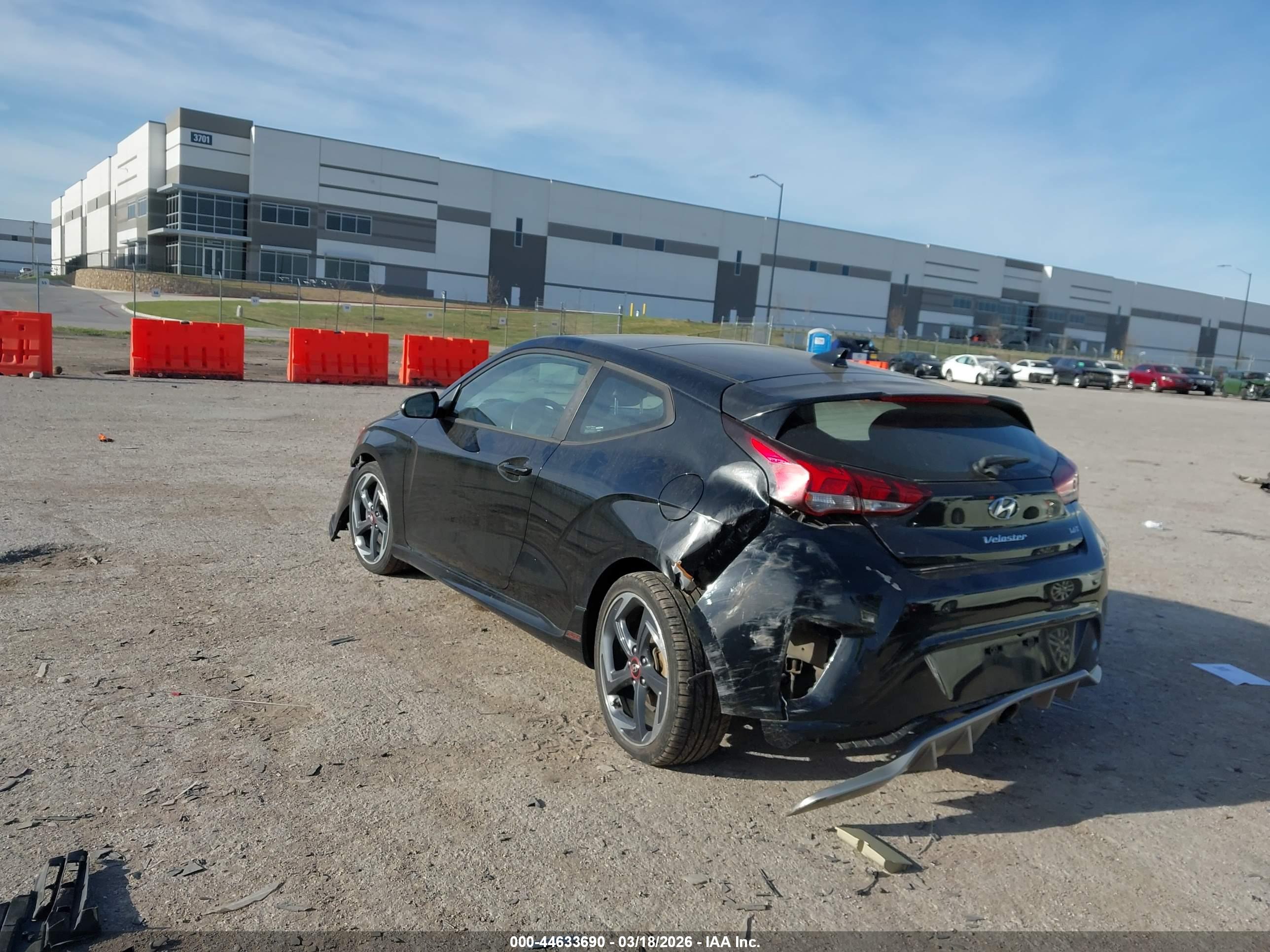 HYUNDAI VELOSTER image 3