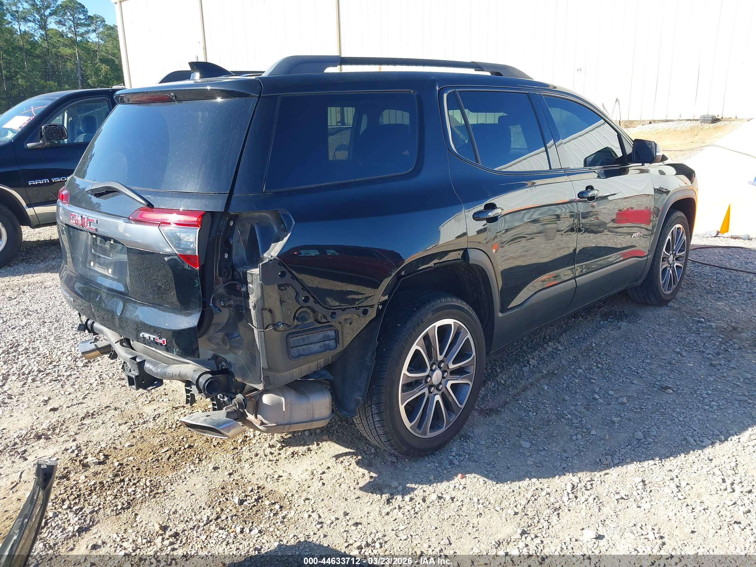 GMC ACADIA image 4