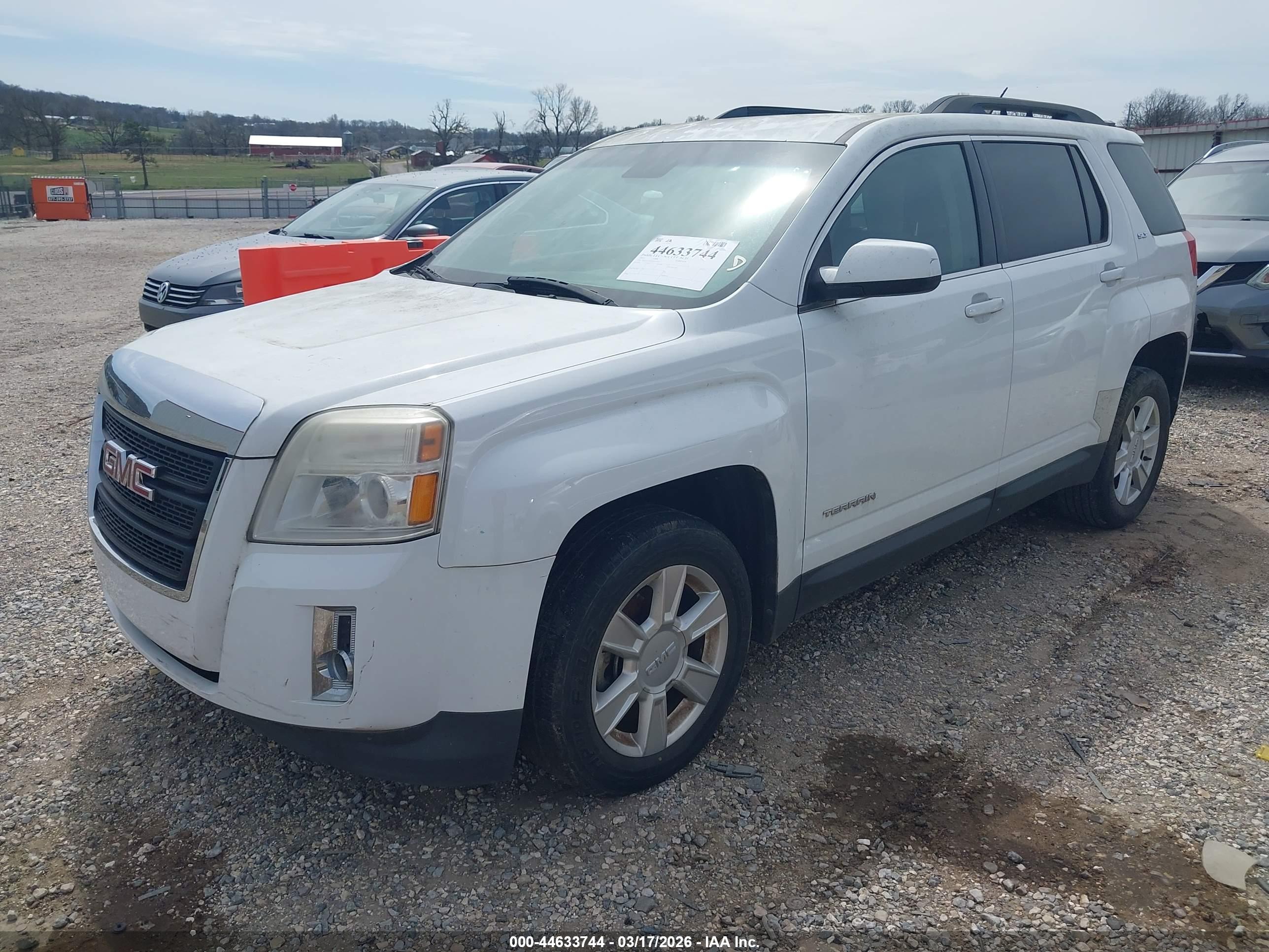 GMC TERRAIN image 2