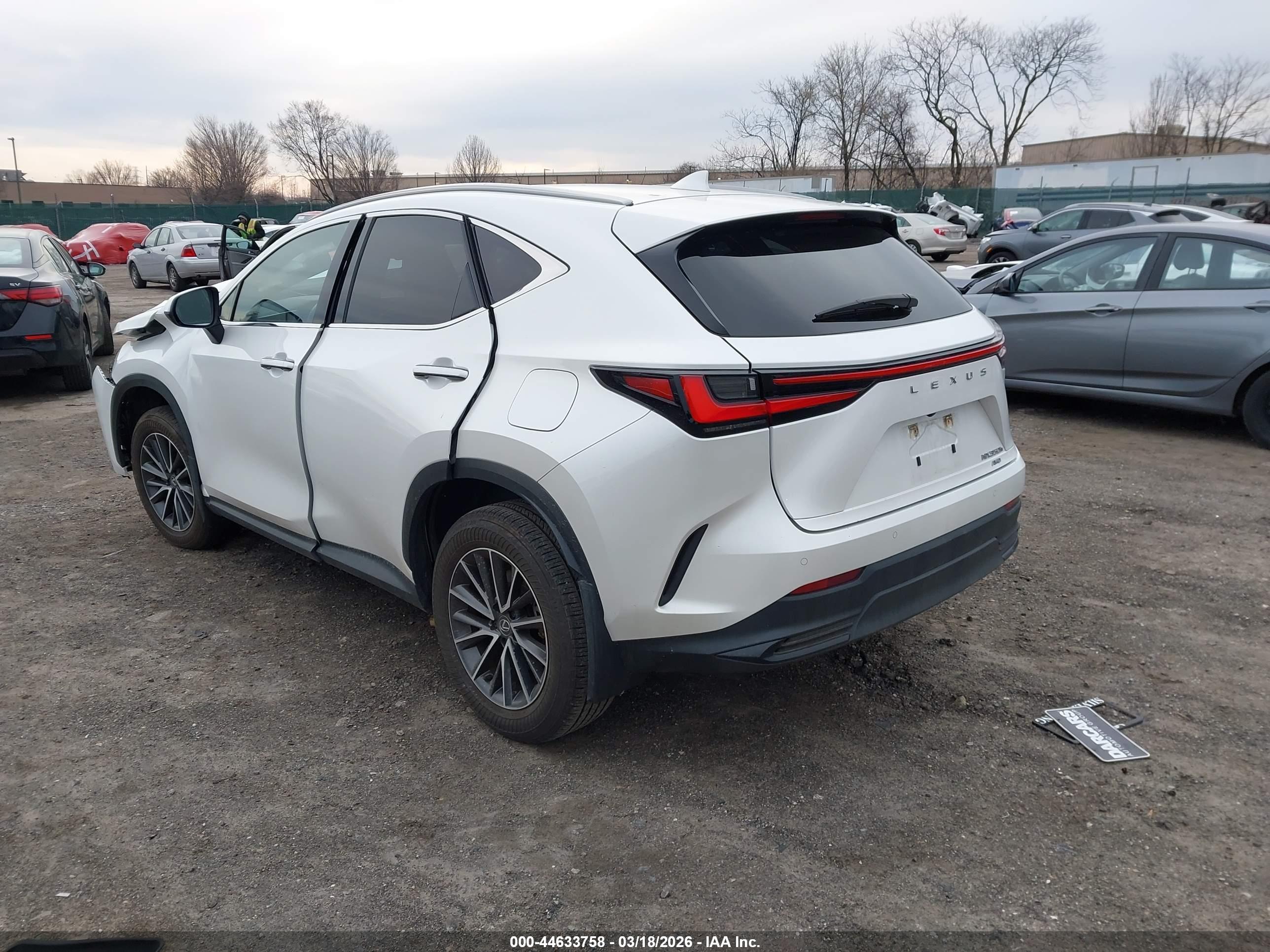 LEXUS NX image 3