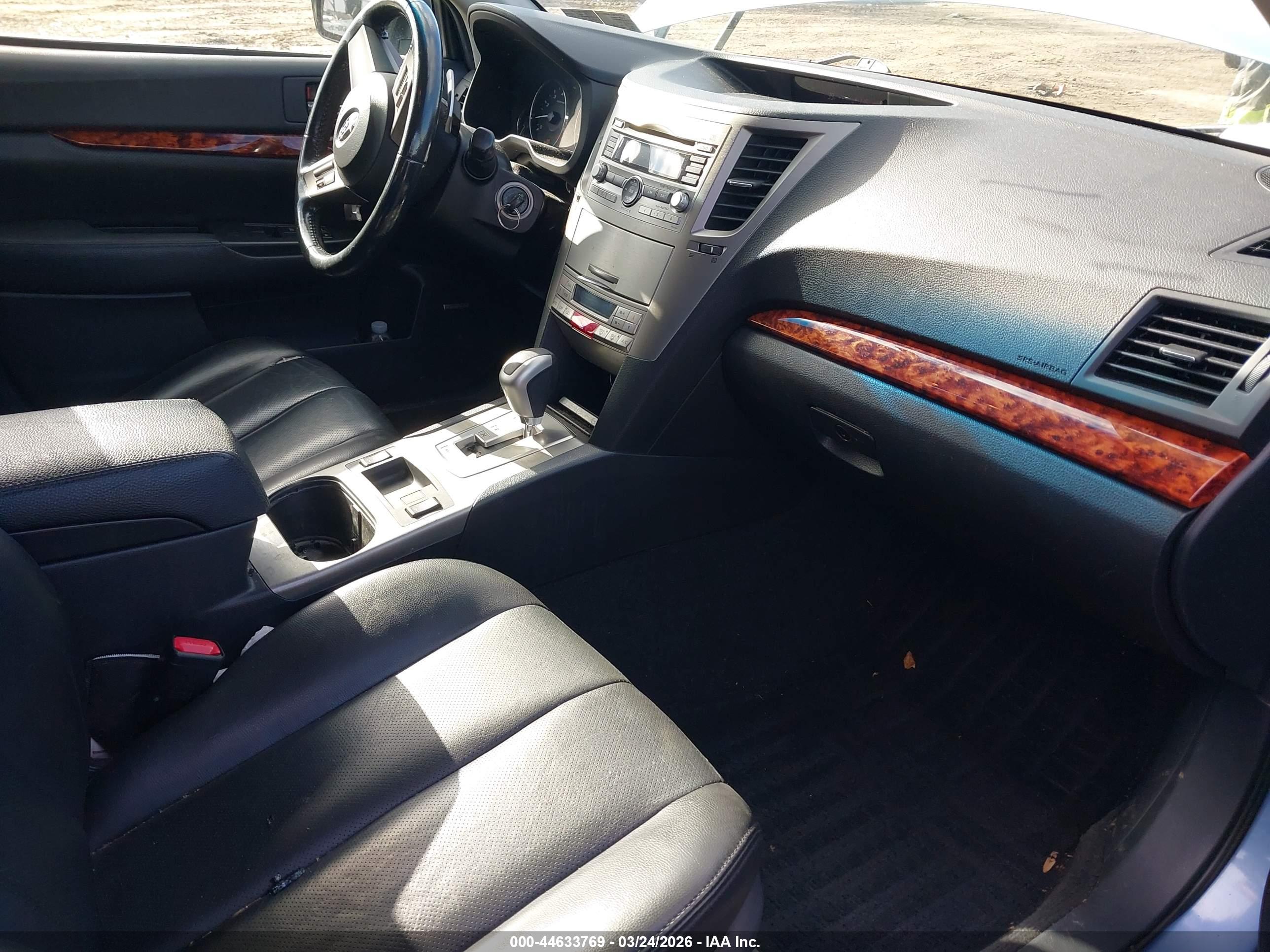SUBARU OUTBACK image 5