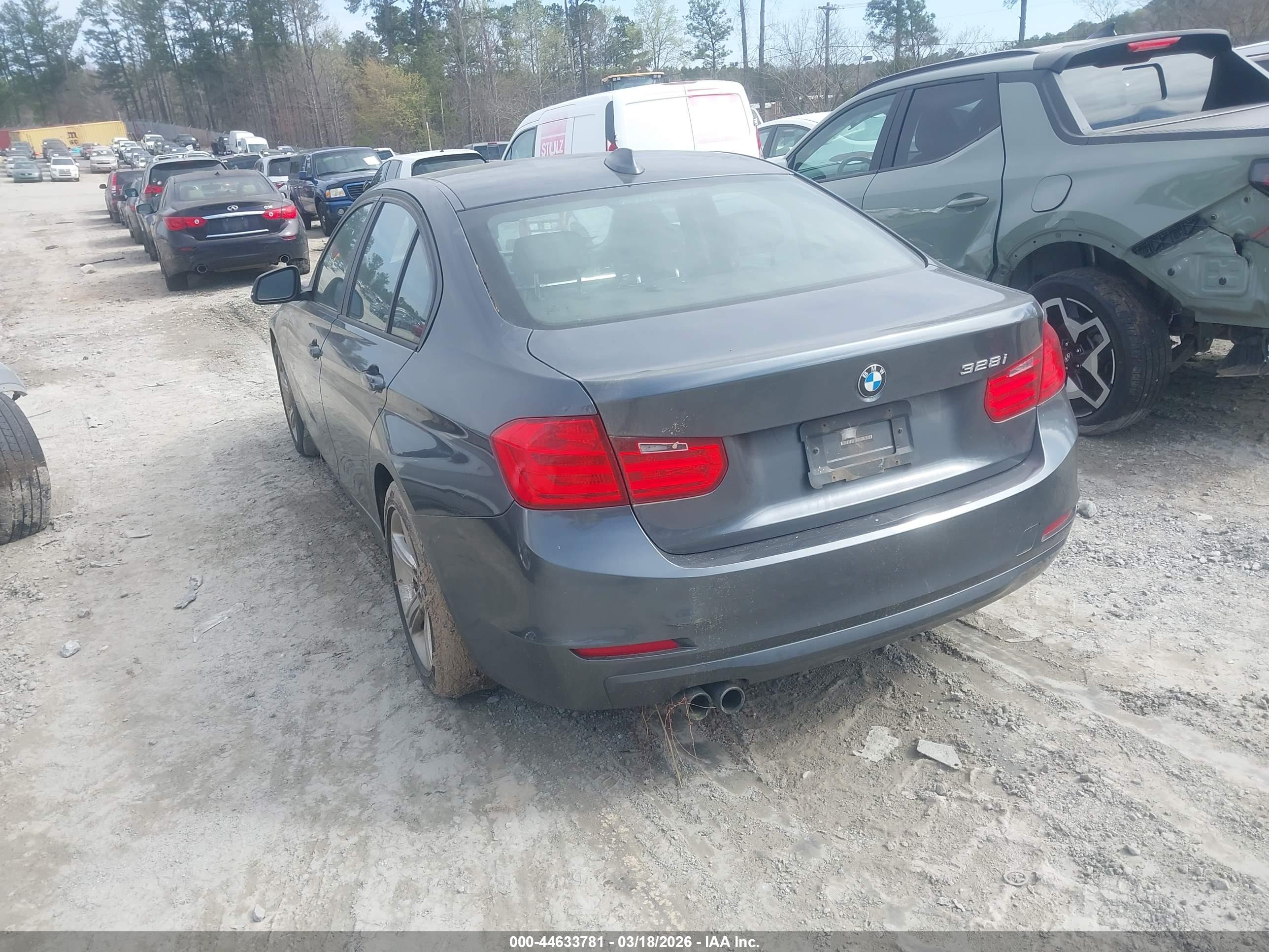 BMW 328I image 3