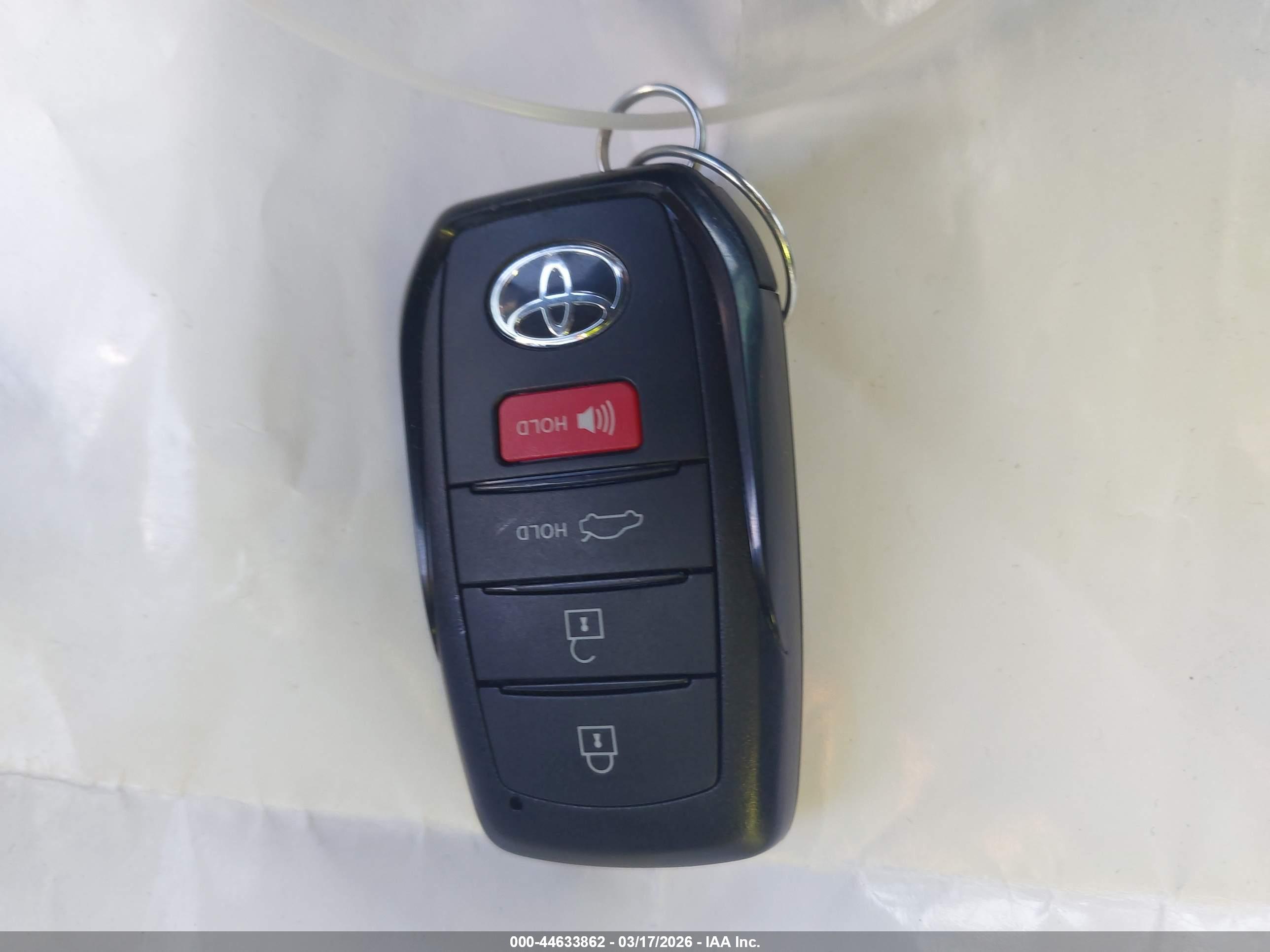 TOYOTA CAMRY image 11