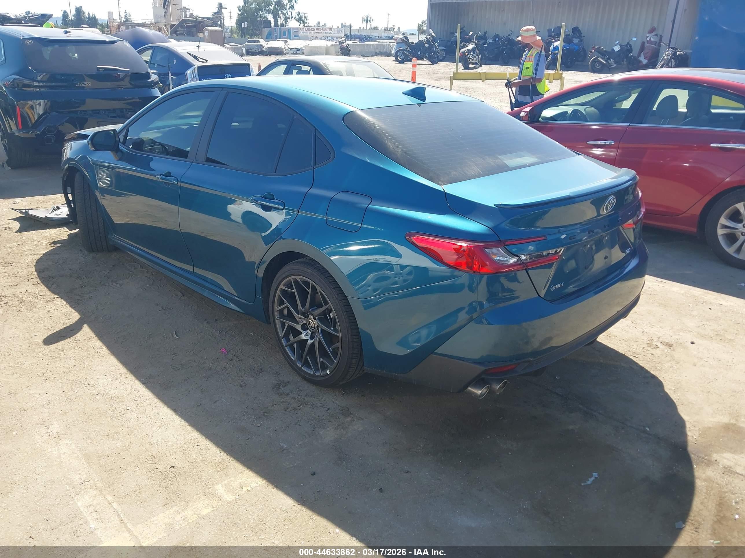 TOYOTA CAMRY image 3