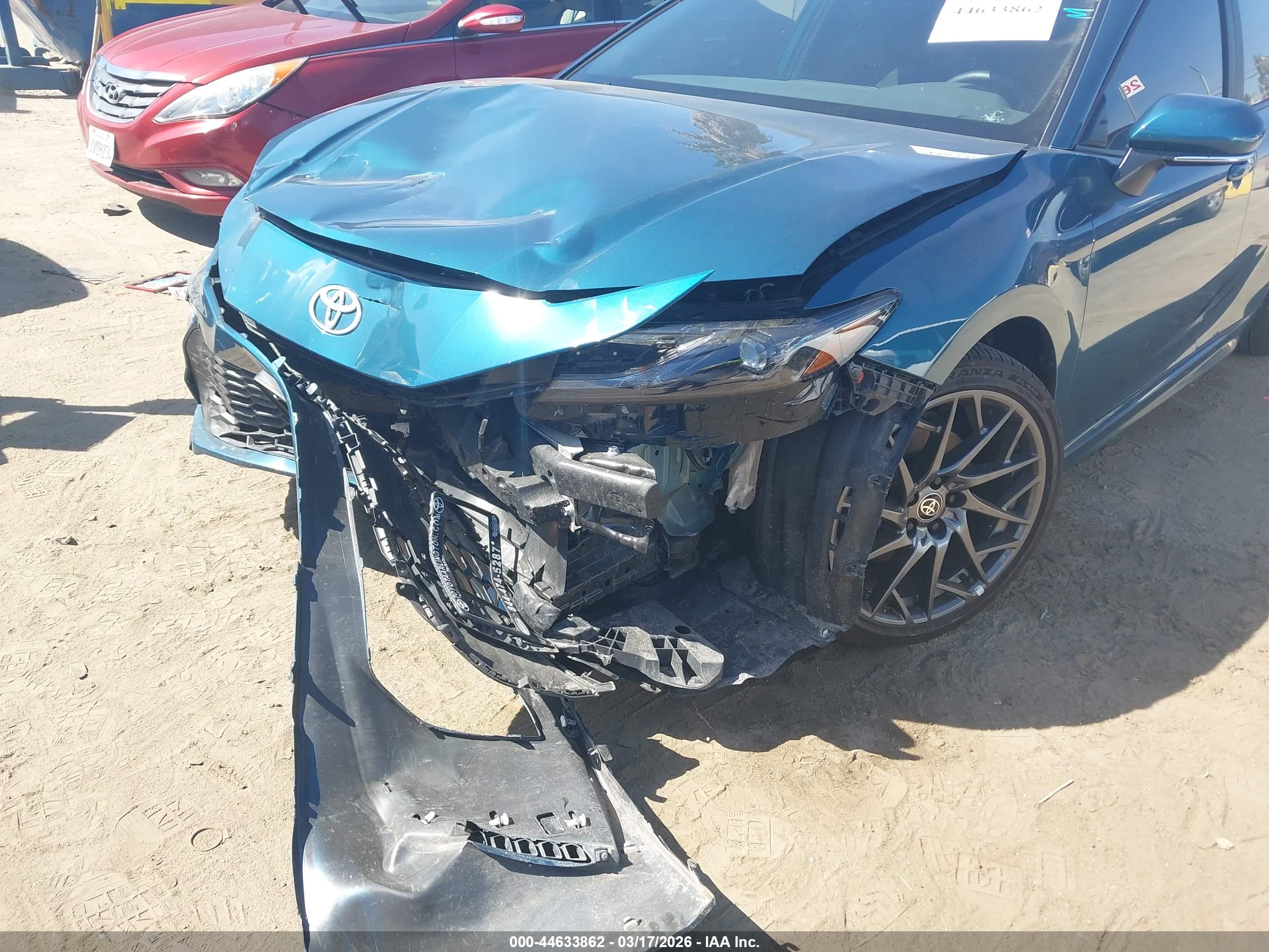 TOYOTA CAMRY image 6