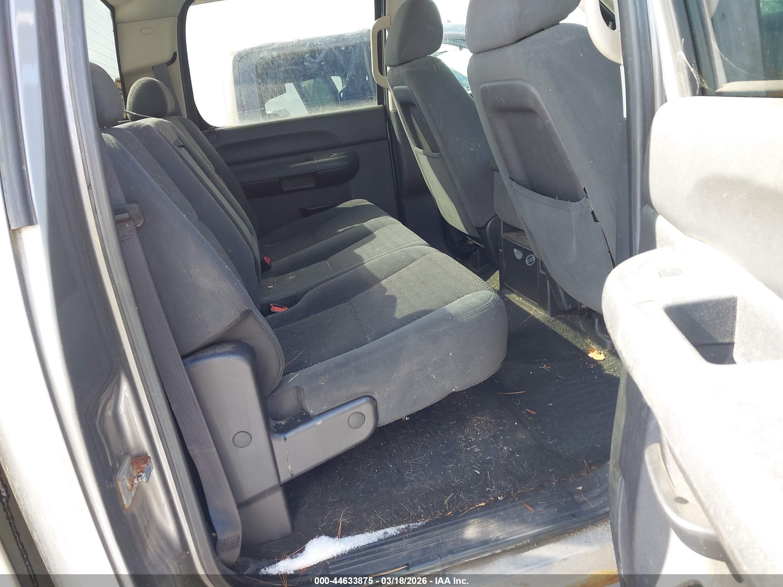 CHEVROLET SILVERADO image 8