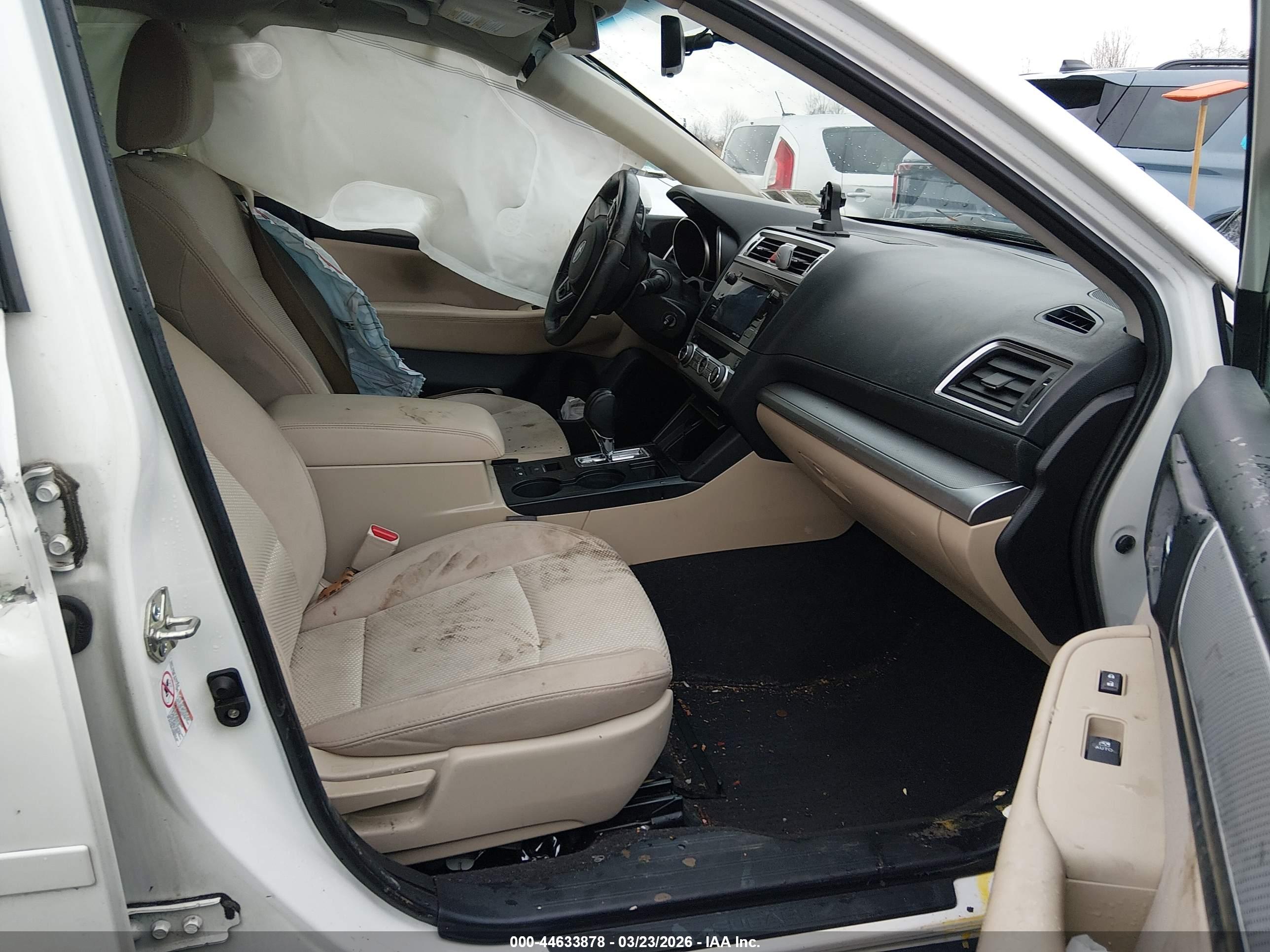 SUBARU OUTBACK image 5
