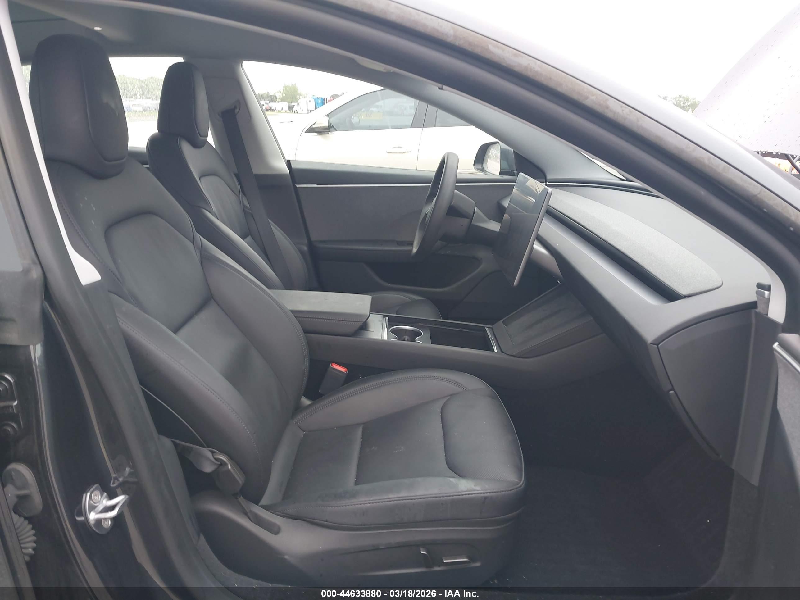 TESLA MODEL image 5