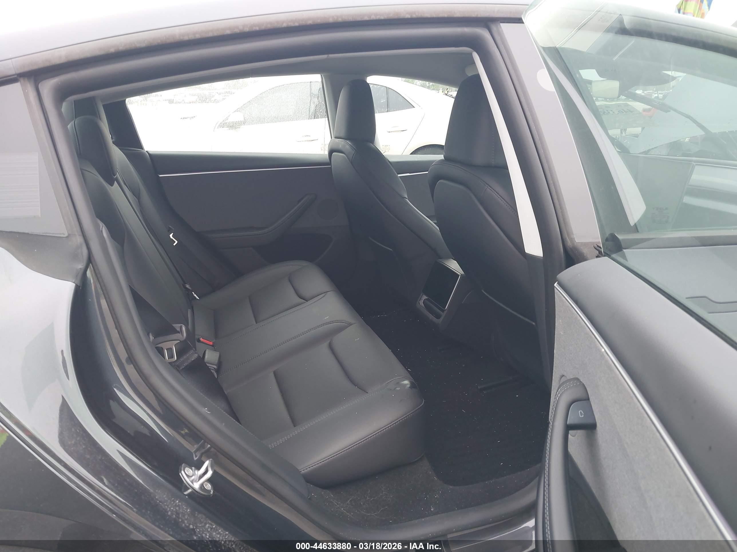 TESLA MODEL image 8