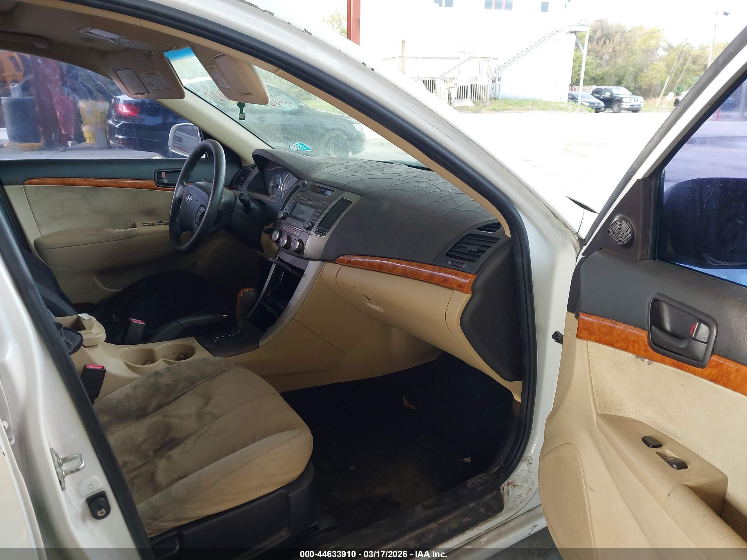 HYUNDAI SONATA image 5
