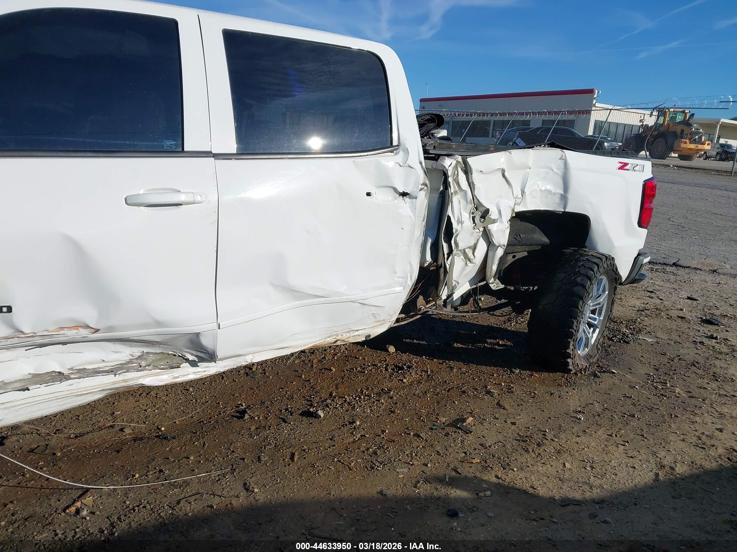 CHEVROLET SILVERADO image 6