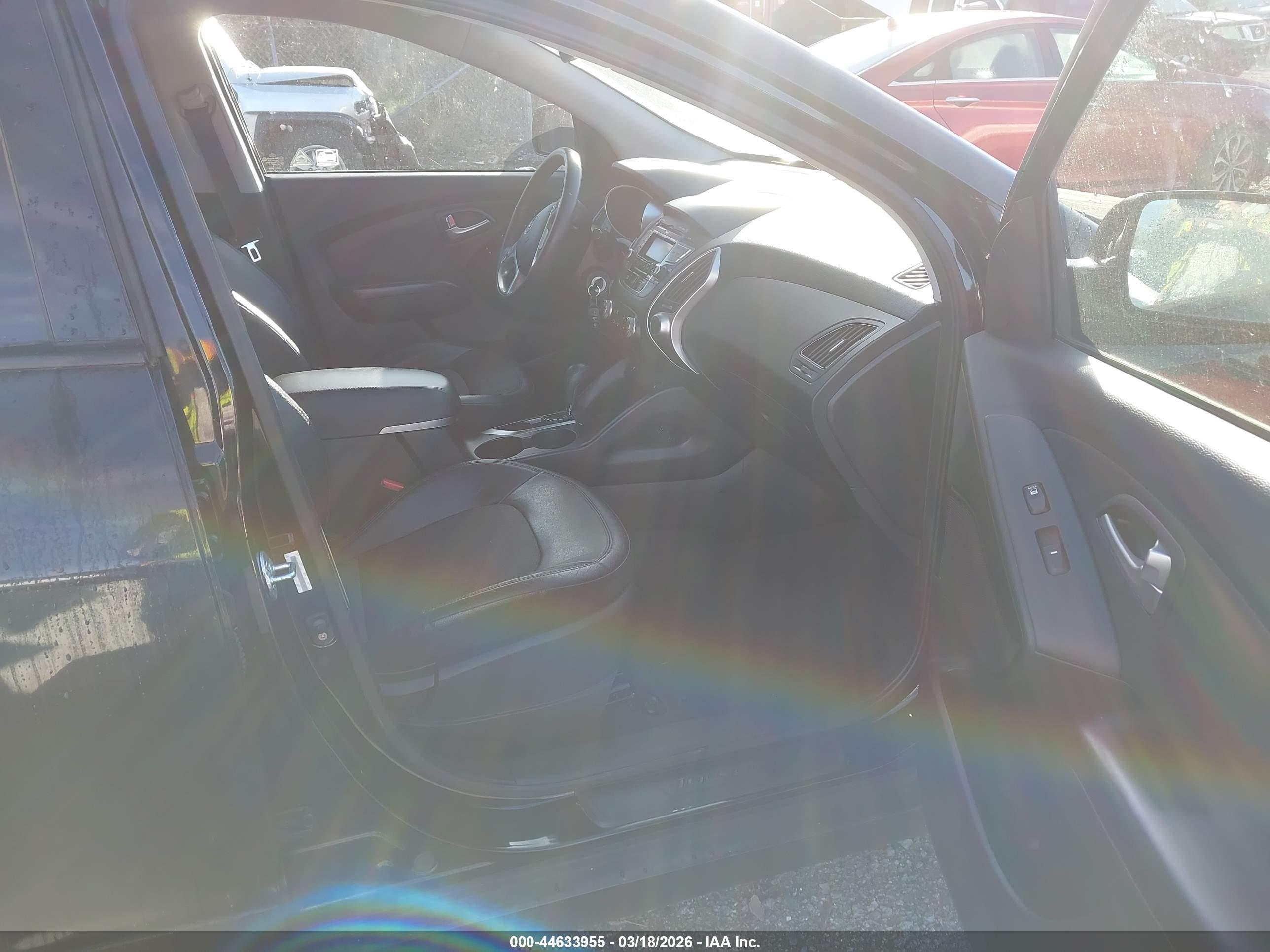 HYUNDAI TUCSON image 5