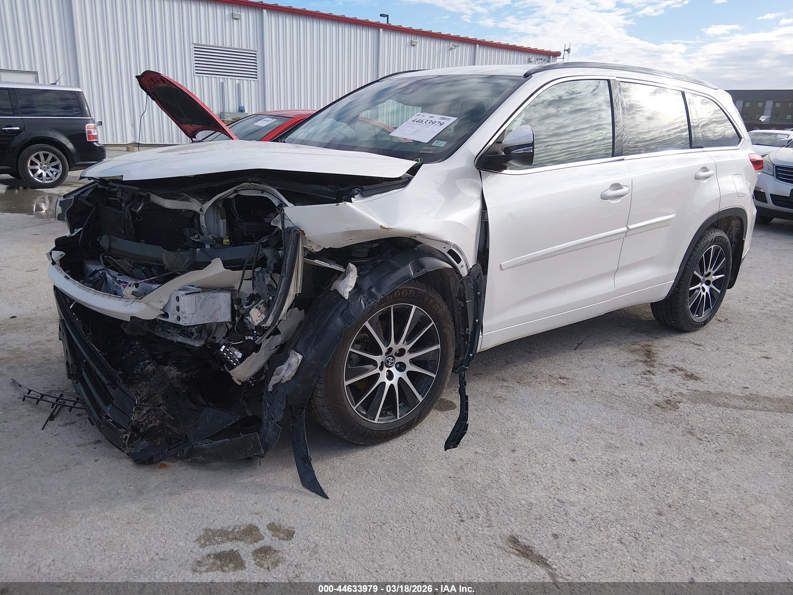 TOYOTA HIGHLANDER image 2