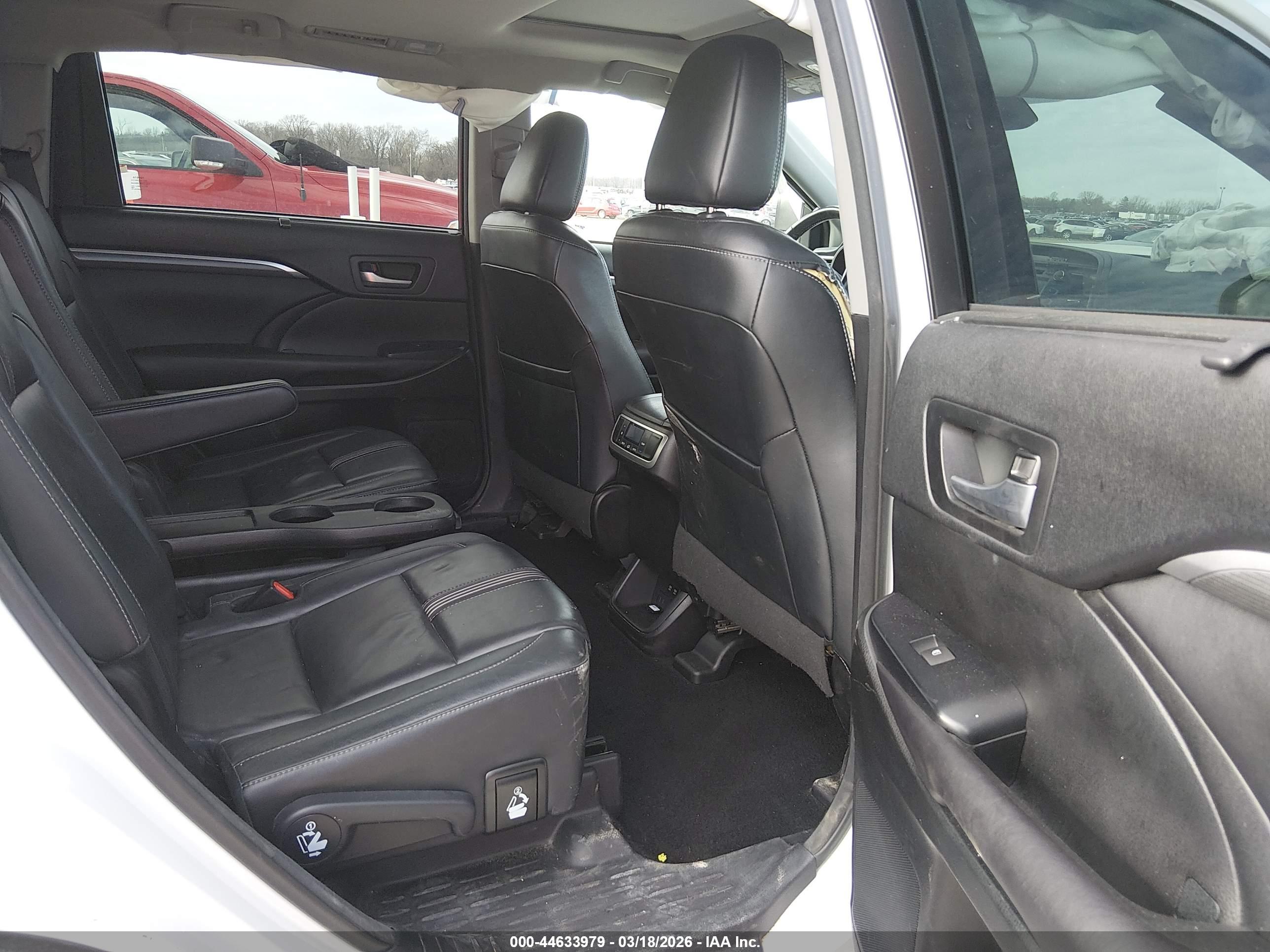 TOYOTA HIGHLANDER image 8
